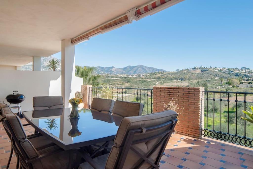 Sunny terrace apartment in prestigious Mijas Golf