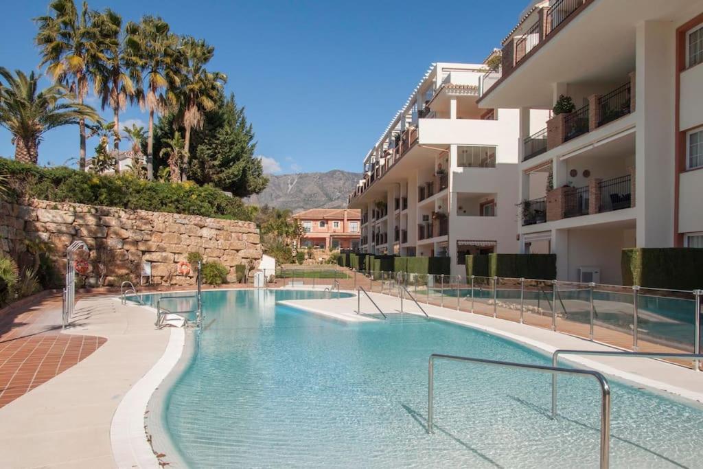 Sunny terrace apartment in prestigious Mijas Golf