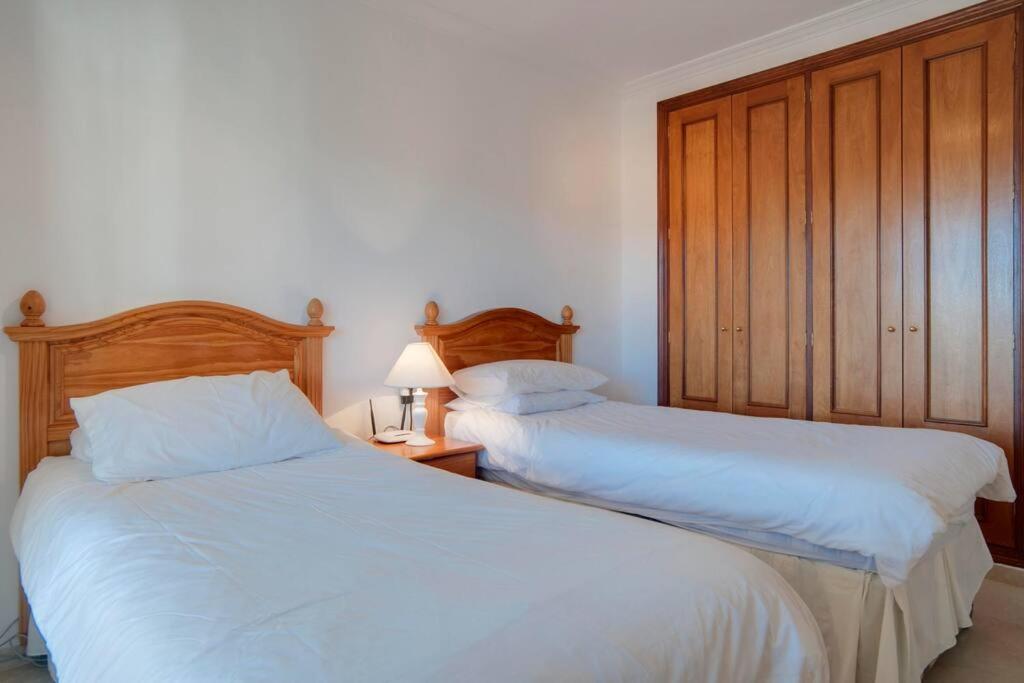 Sunny terrace apartment in prestigious Mijas Golf