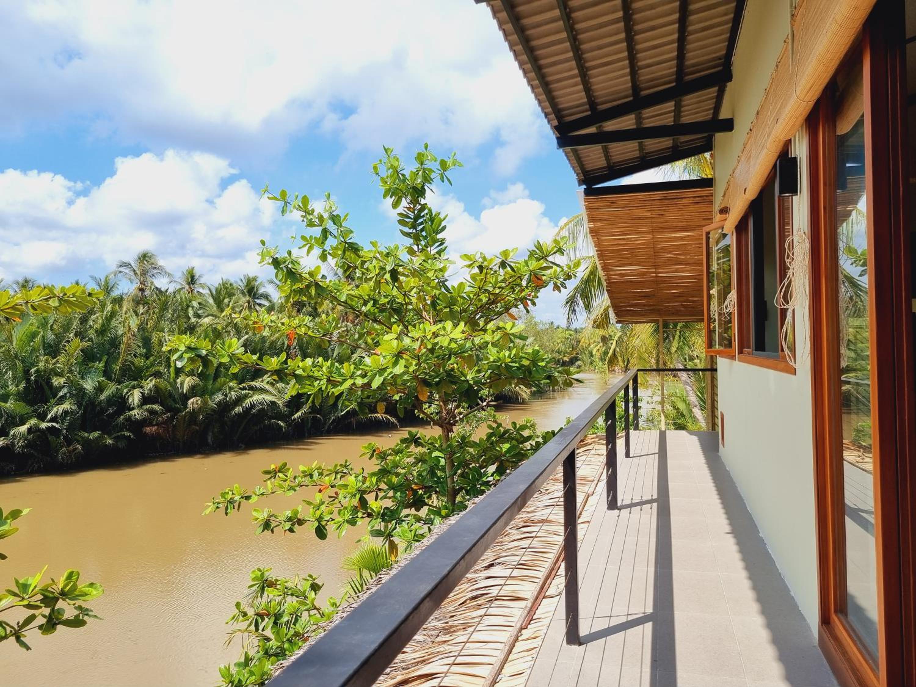 The Zen - InnerZen Mekong Riverside homestay Ben Tre 1 bed for 1-2 persons, 2 beds for 3-4 persons