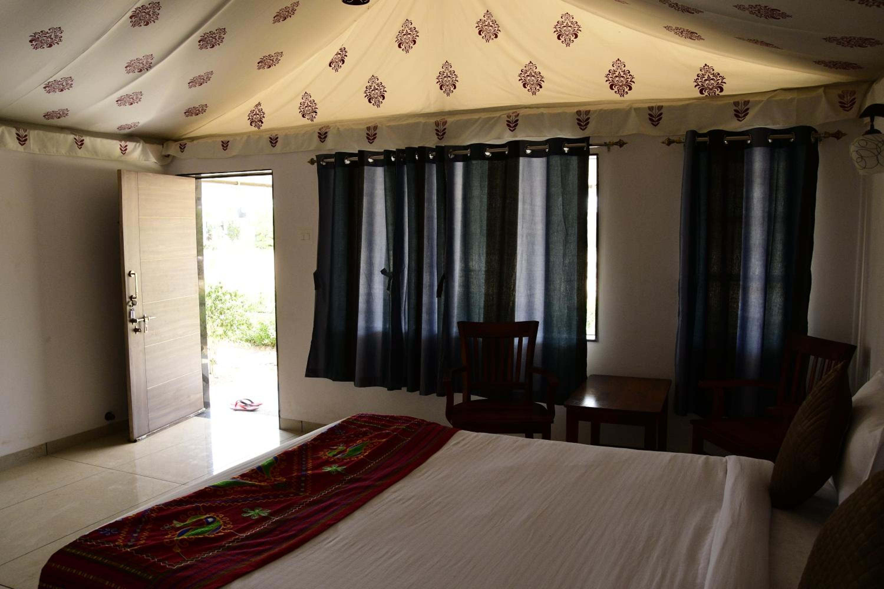 Jawai Empire Resort by Premier Hotels - Luxury Tent & Cottage Stay - Leopard Safari Near Jawai Dam view 3