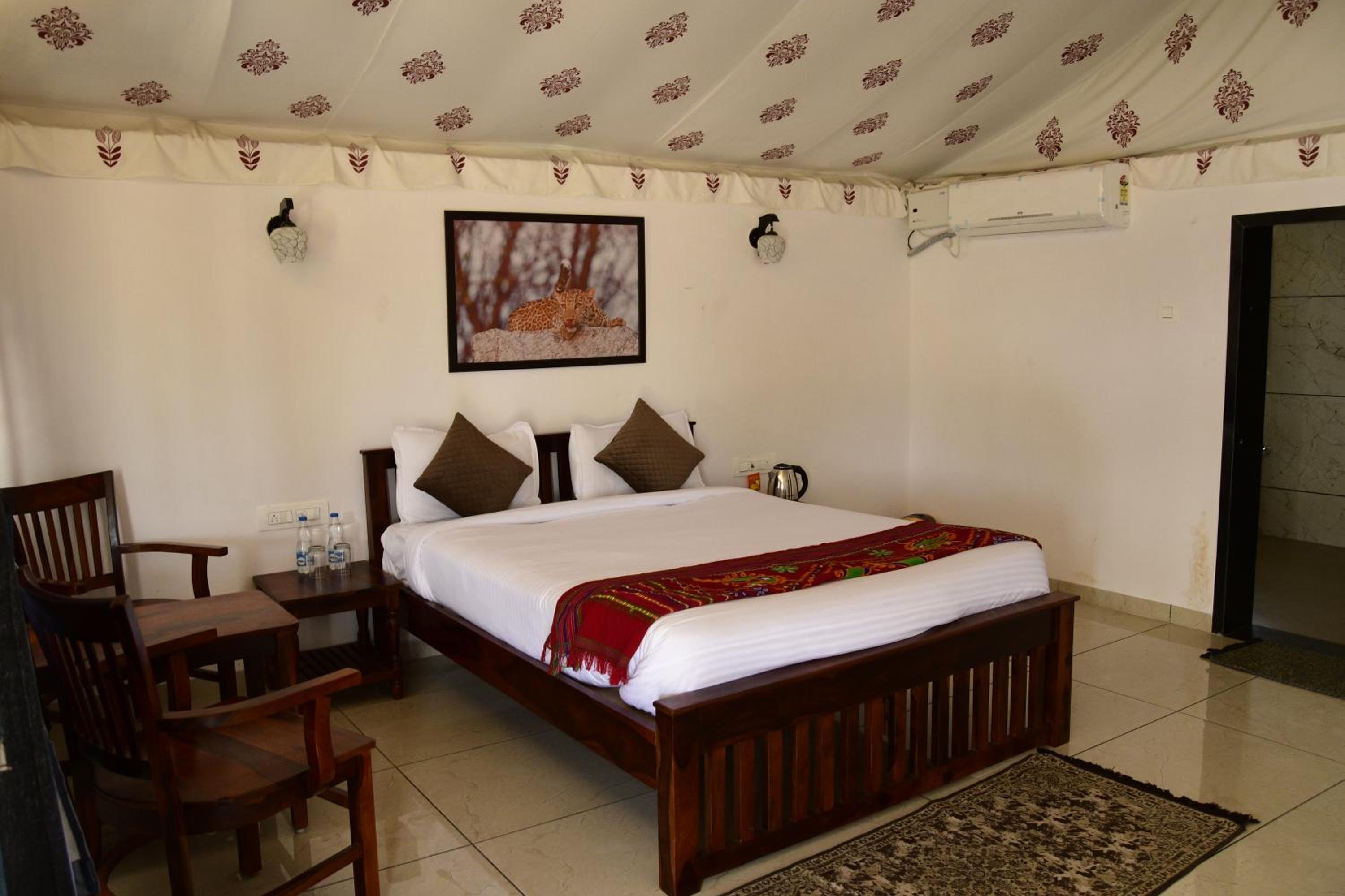 Jawai Empire Resort by Premier Hotels - Luxury Tent & Cottage Stay - Leopard Safari Near Jawai Dam view 4