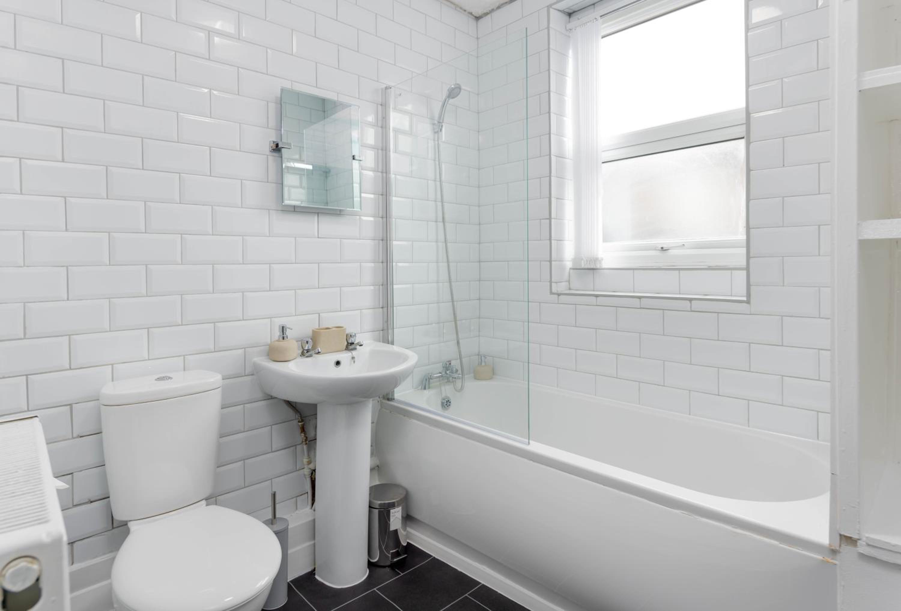 Toft House - Air Host & Stay - Free Parking - Contractor Friendly