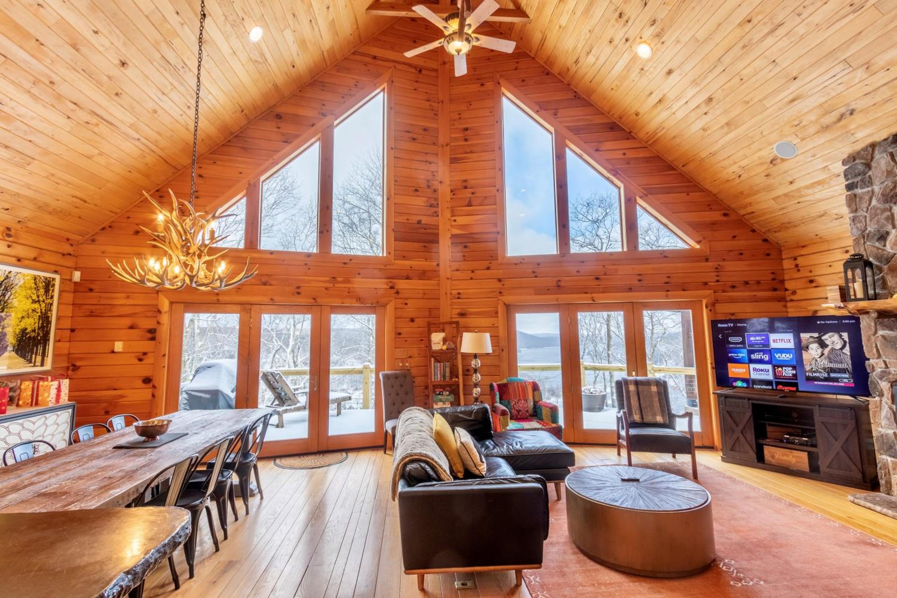 Bella Vista! Amazing Lake Views, Hot Tub, Peleton! view 5