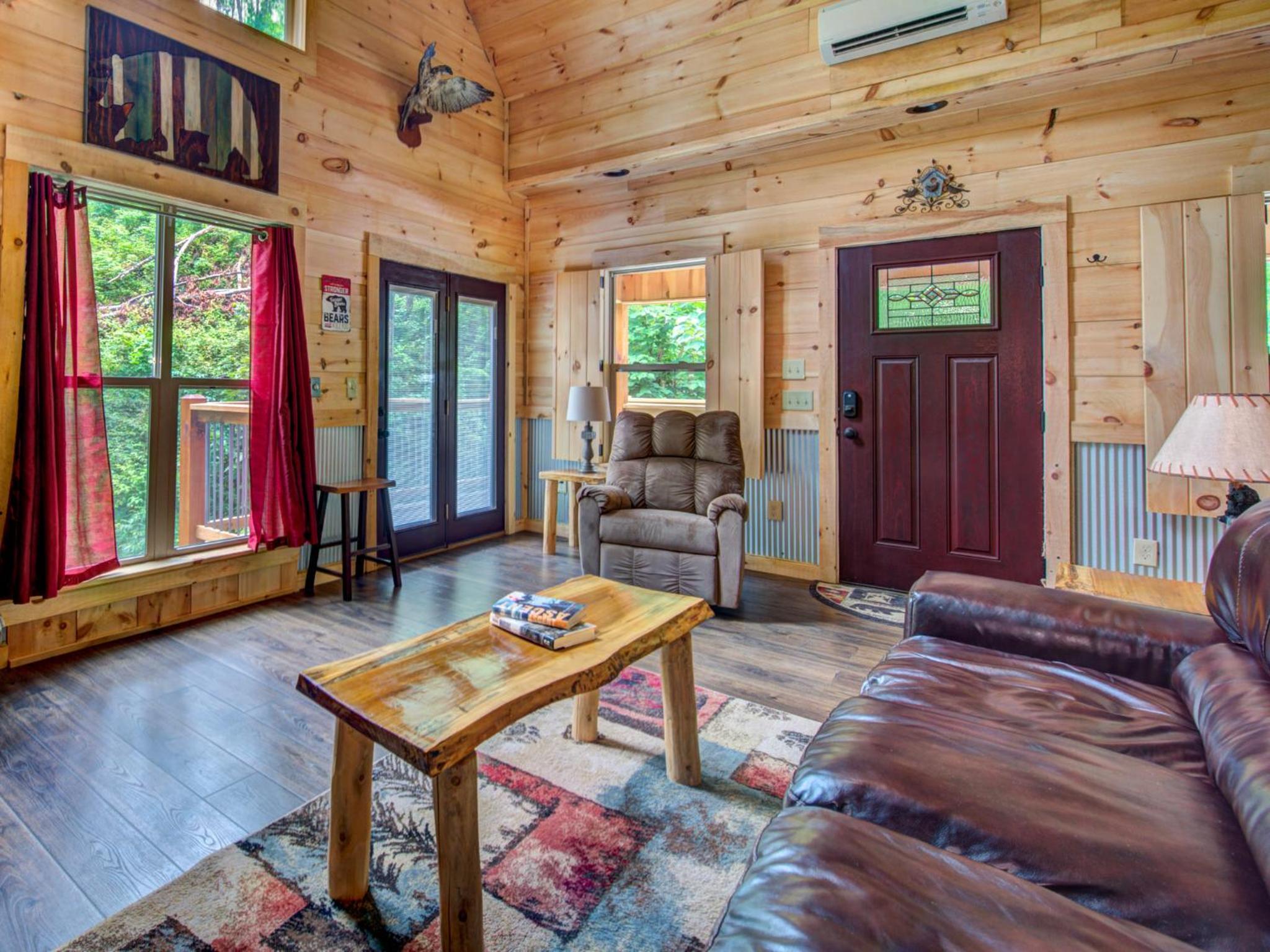 Bearly Hidden, 1 Bedroom, Loft, Resort Pool, Hot Tub, Fireplace, Sleeps 5 view 4