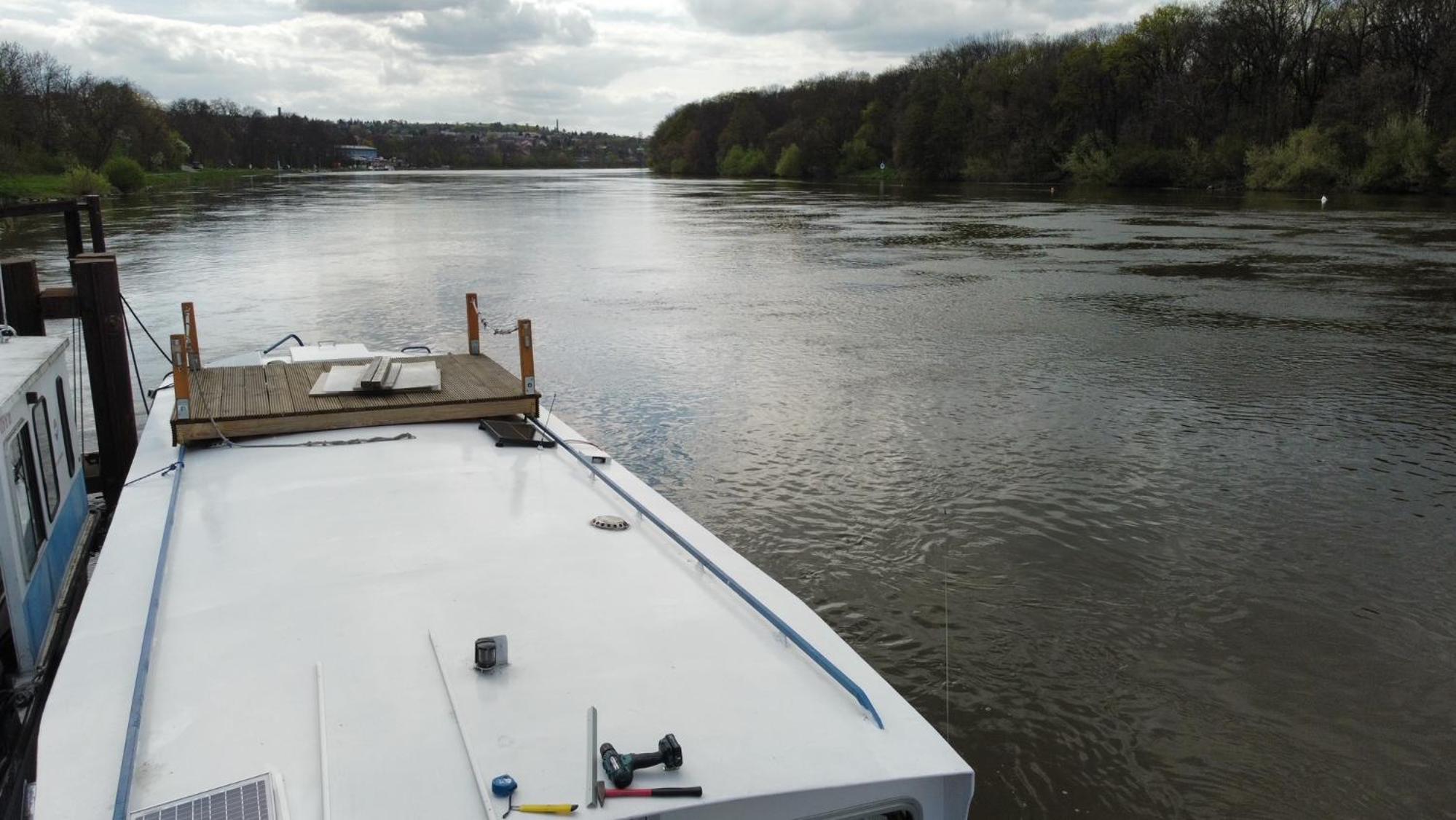 Zouw Hausboat Zakotven -pouze ubytovaní