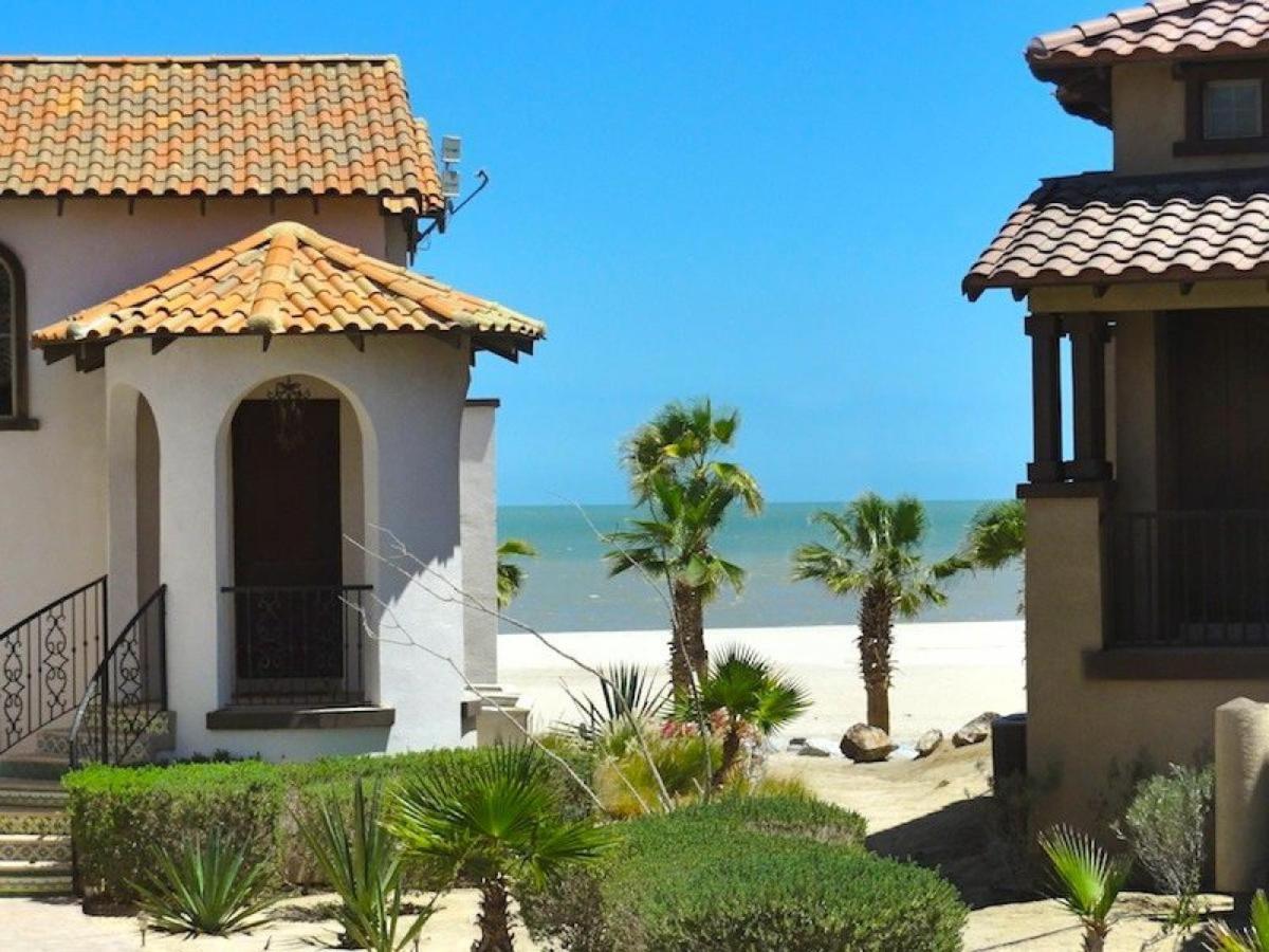 Super close to the beach house for rent in San Felipe - FREE WiFi view 3