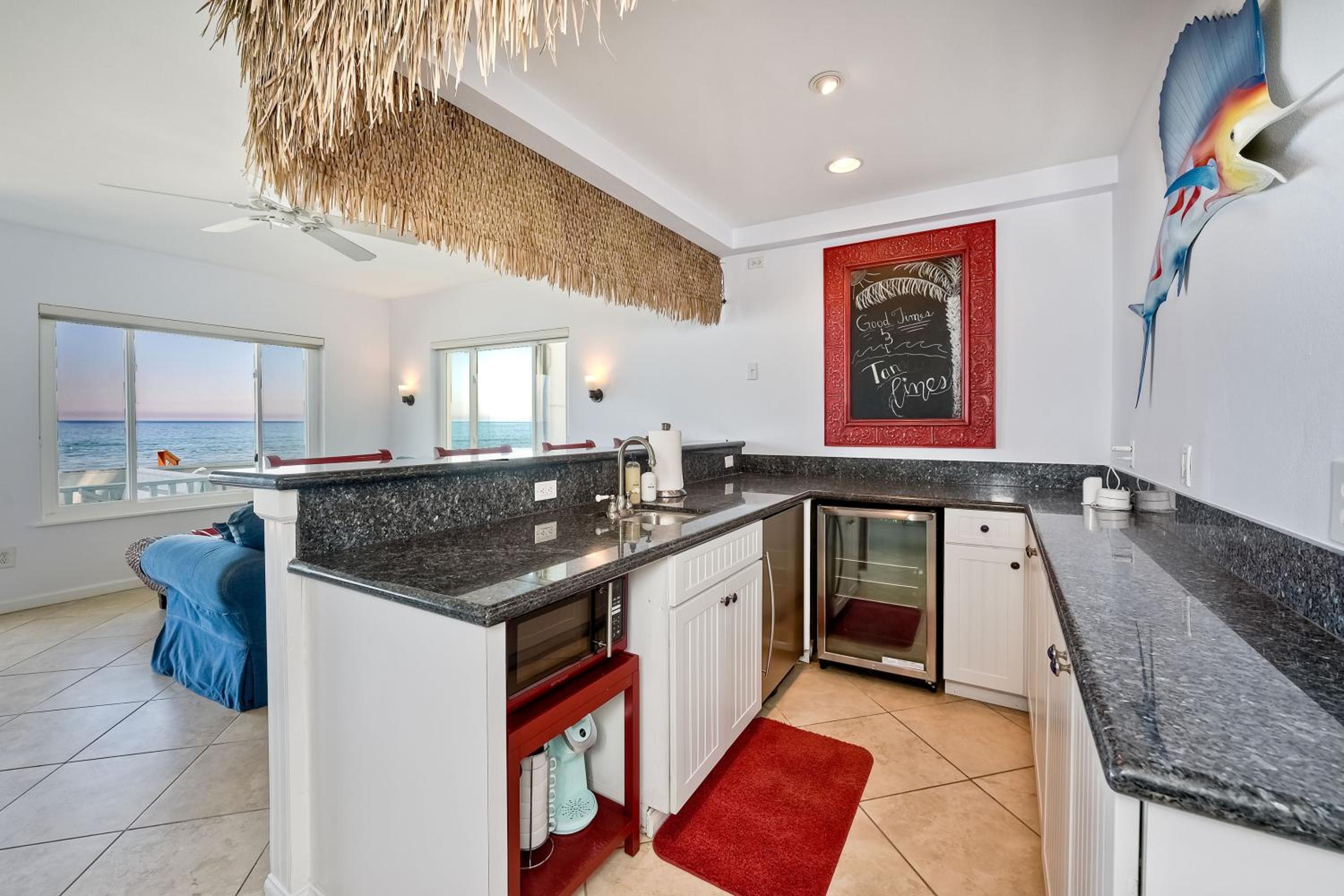 Pacific Haus - 8BR Oceanfront Getaway - Private Beach - Fire Pit - Beach Gear view 3