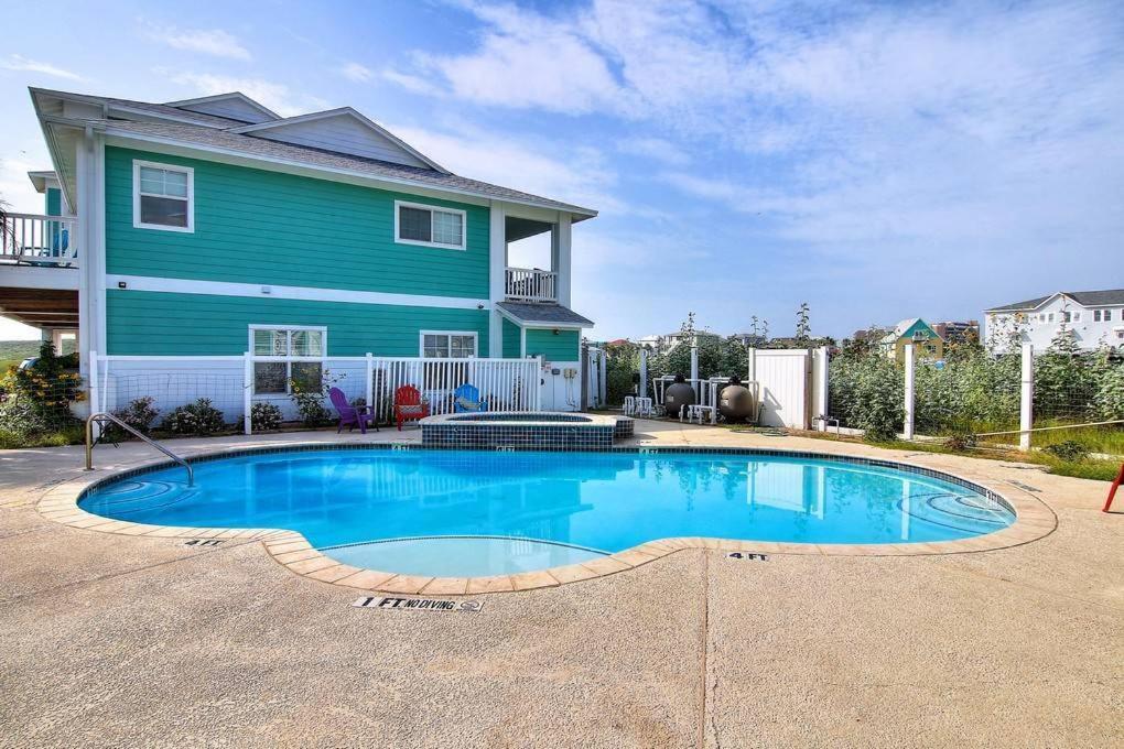 MC13 Upscale Condo, Shared Pool, Close to Beach, Pet Friendly, Garage Access view 2