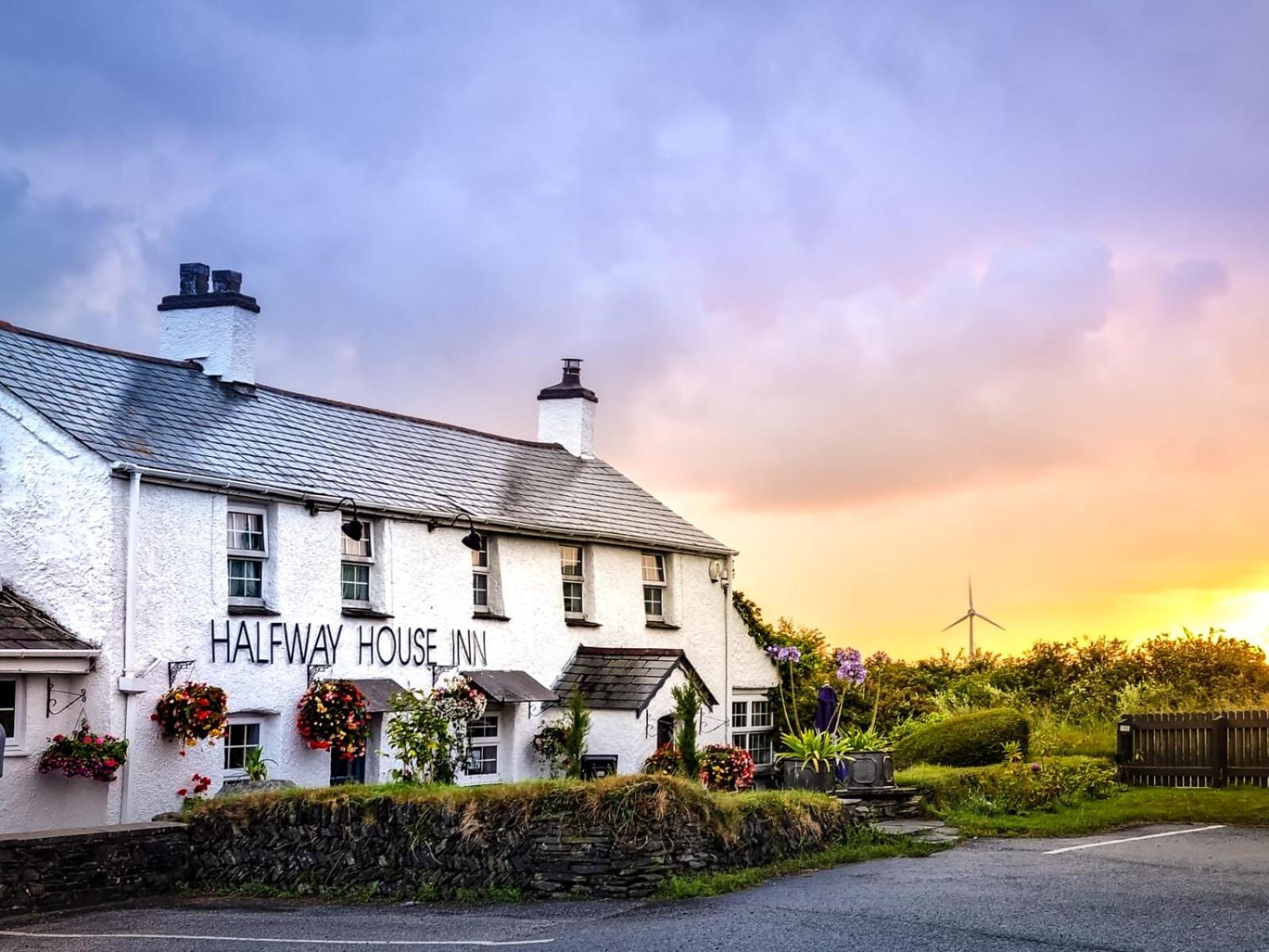 Halfway House Inn view 4