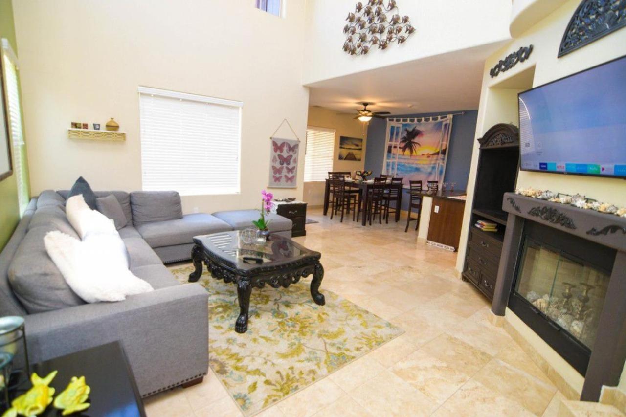 Condo 4-4 Beach side Luxury rental view 2