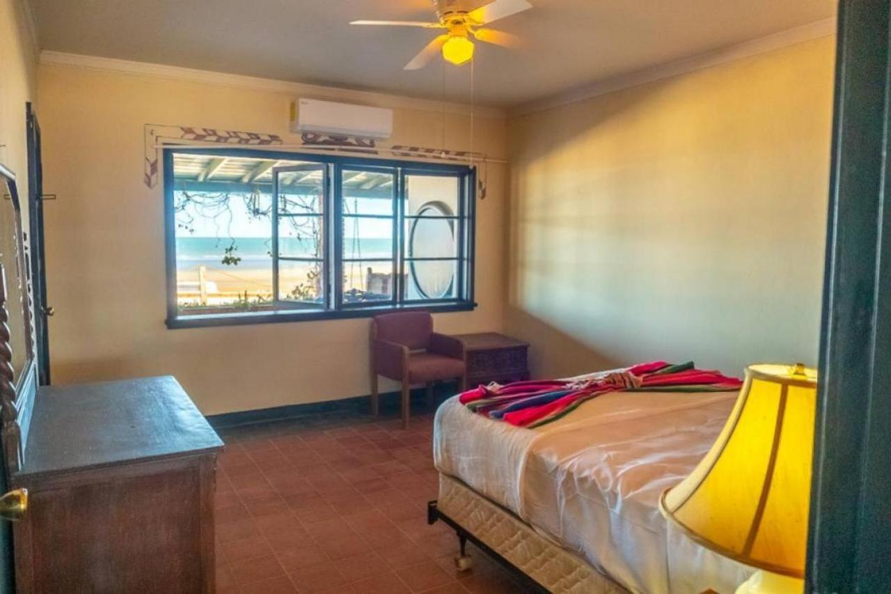Rick`s beachfront house in San Felipe view 4