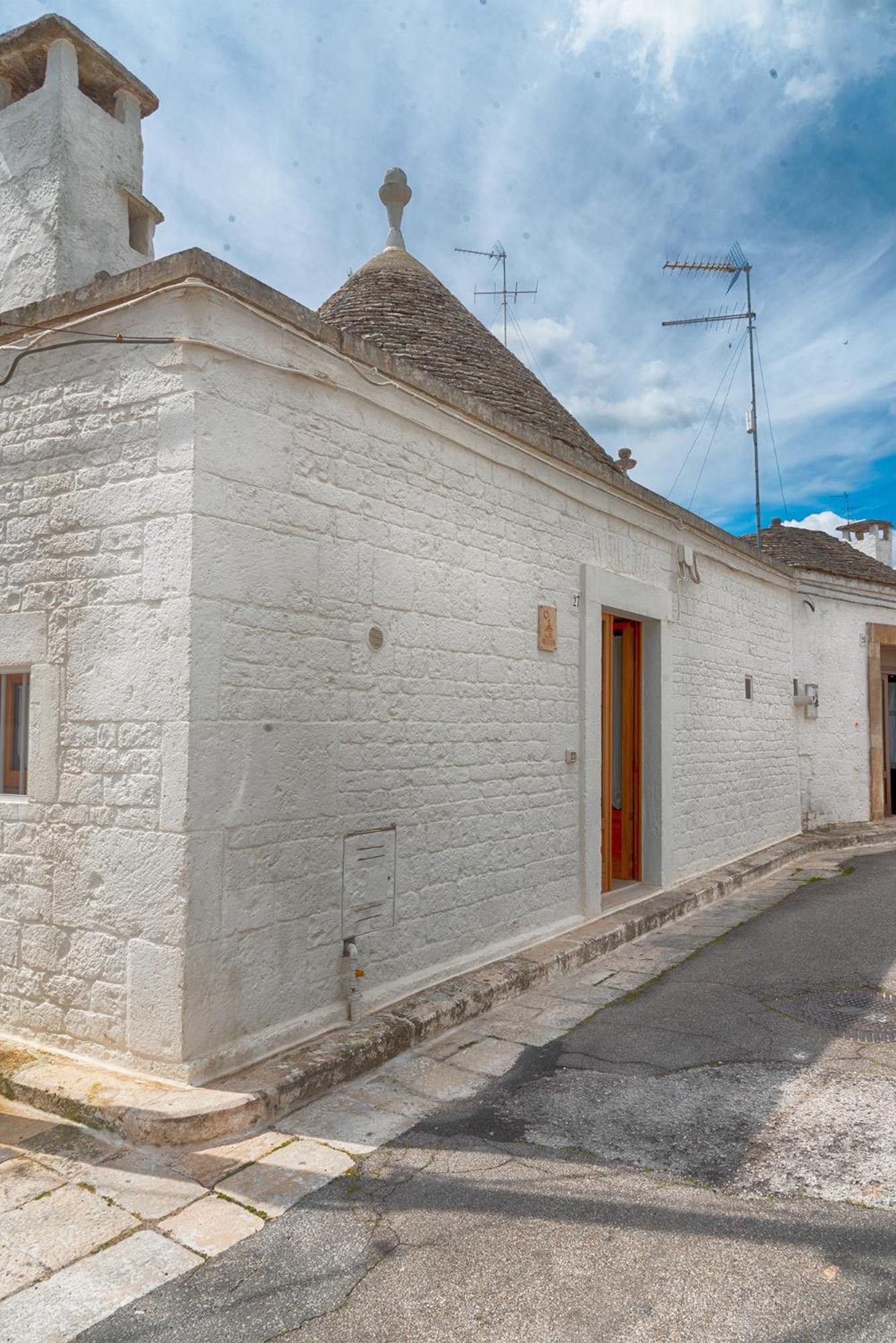 Trullo Dell'Erba view 2