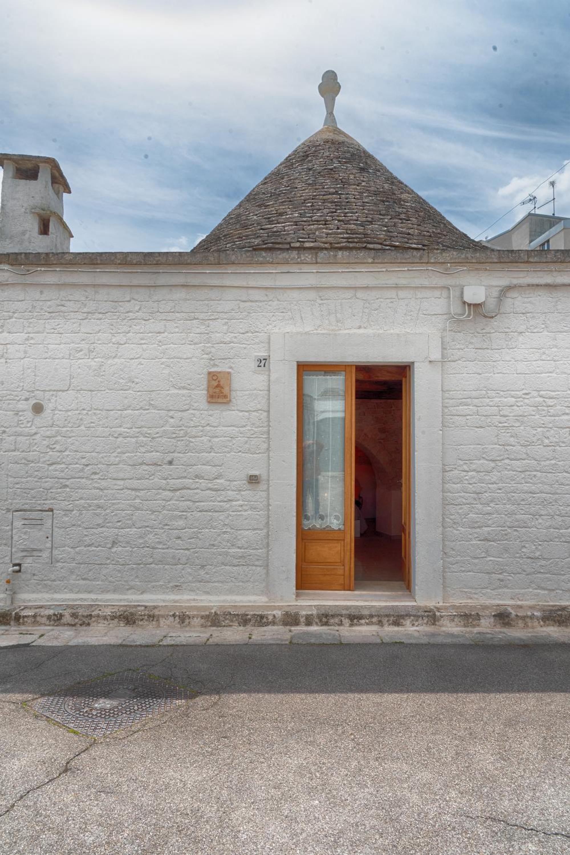 Trullo Dell'Erba view 3