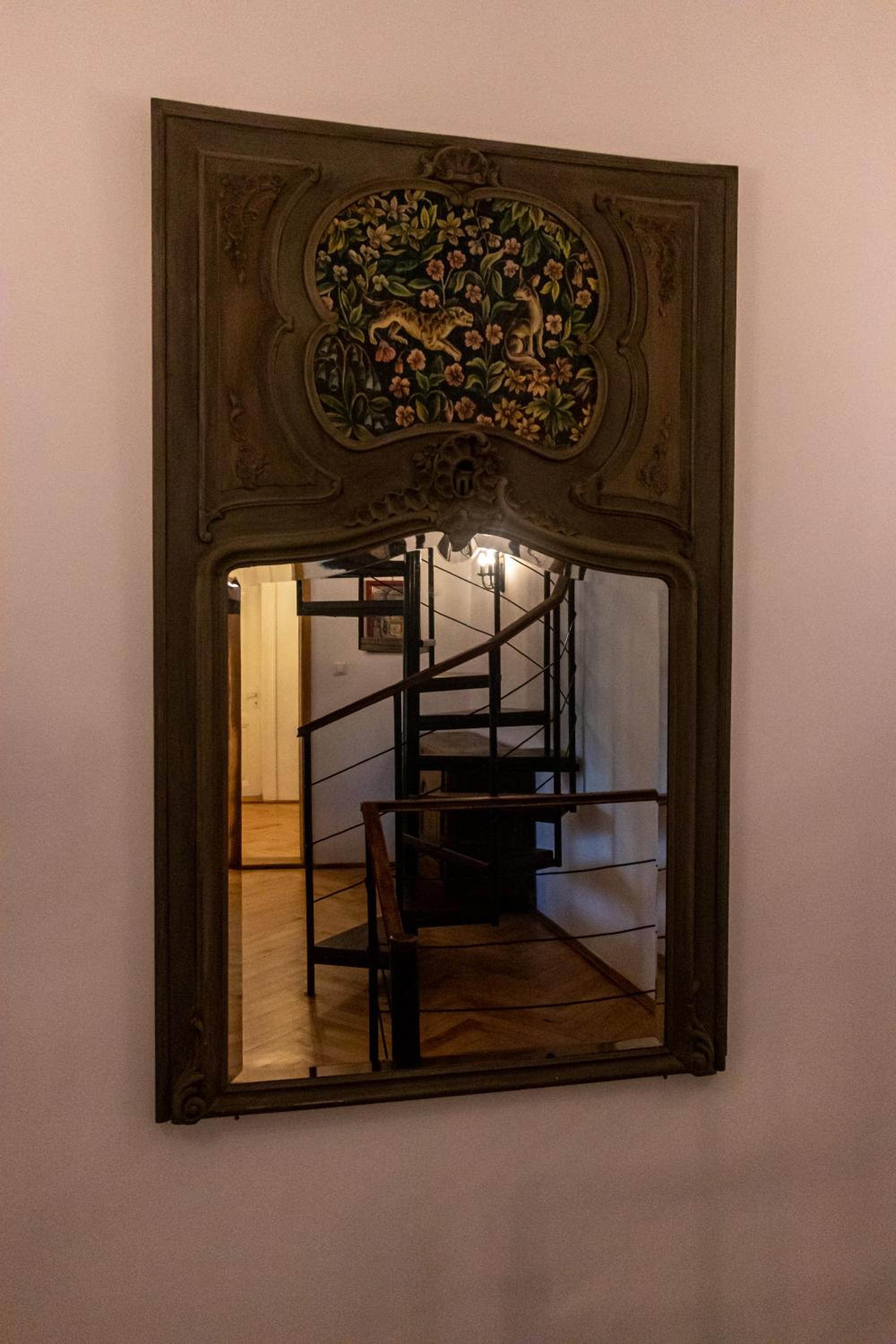 Flanderhof Manor view 2