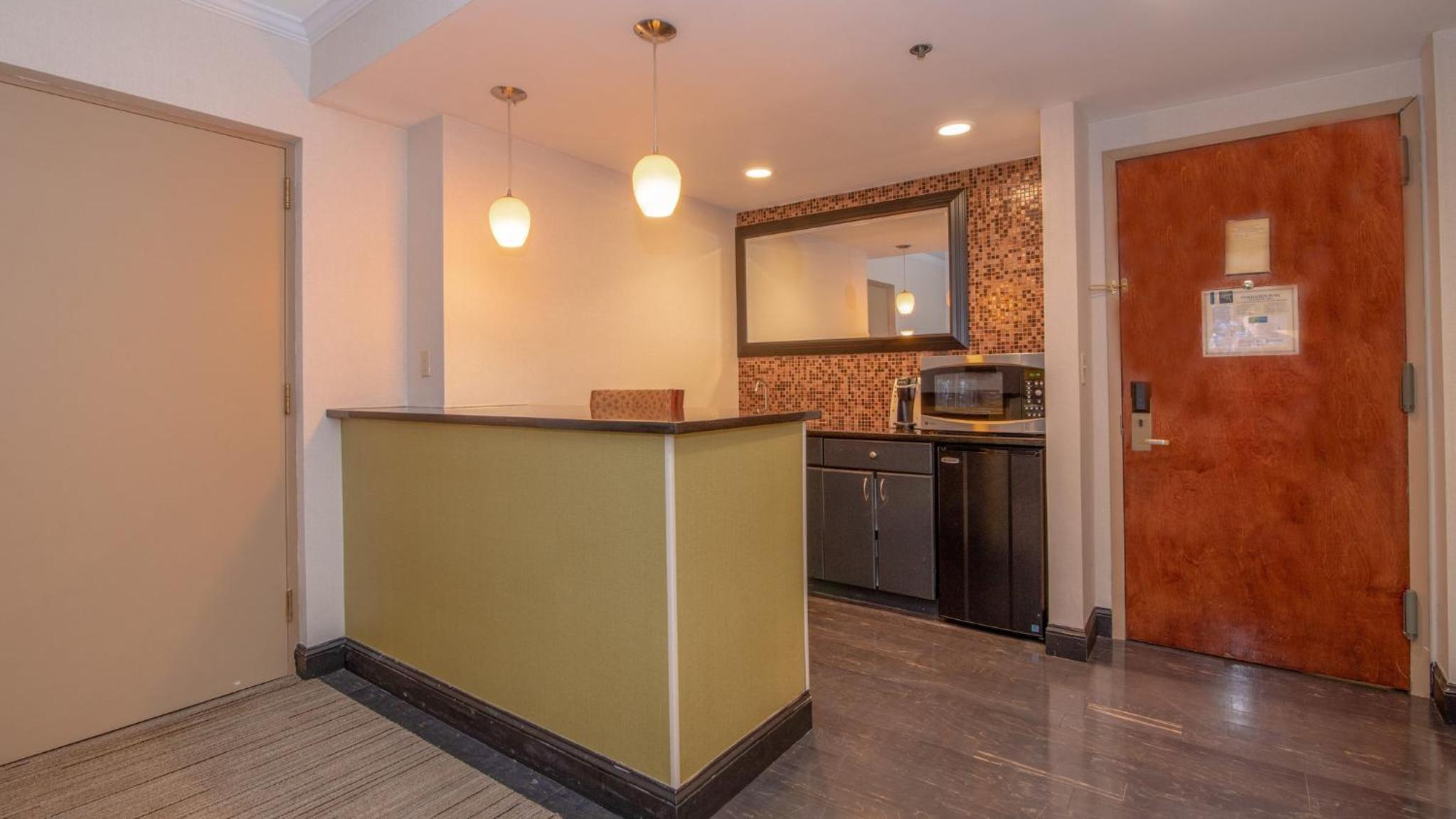 Holiday Inn Express Stony Brook-Long Island, an IHG Hotel - Property Image 8