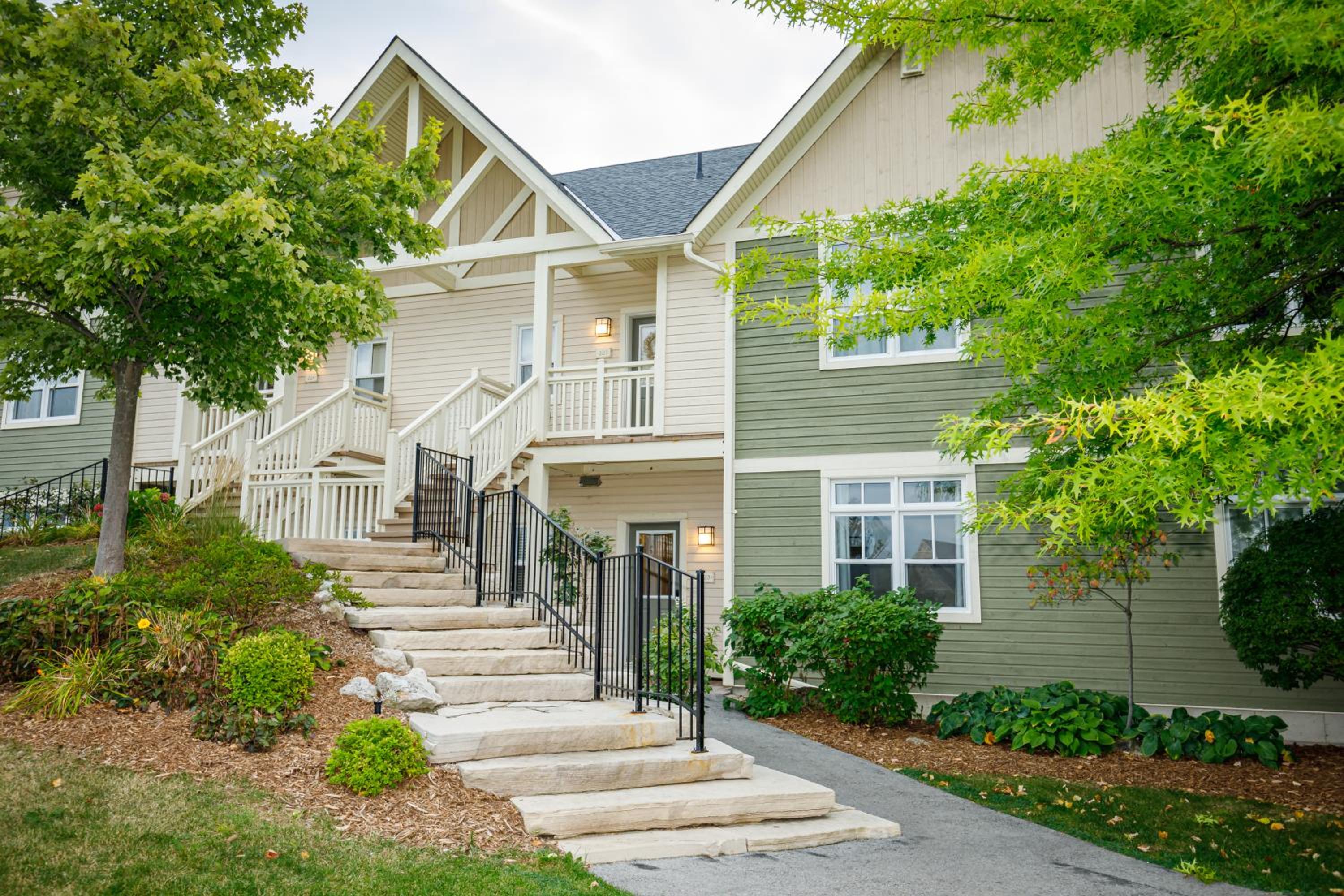 Blue Mountain Retreat at Rivergrass