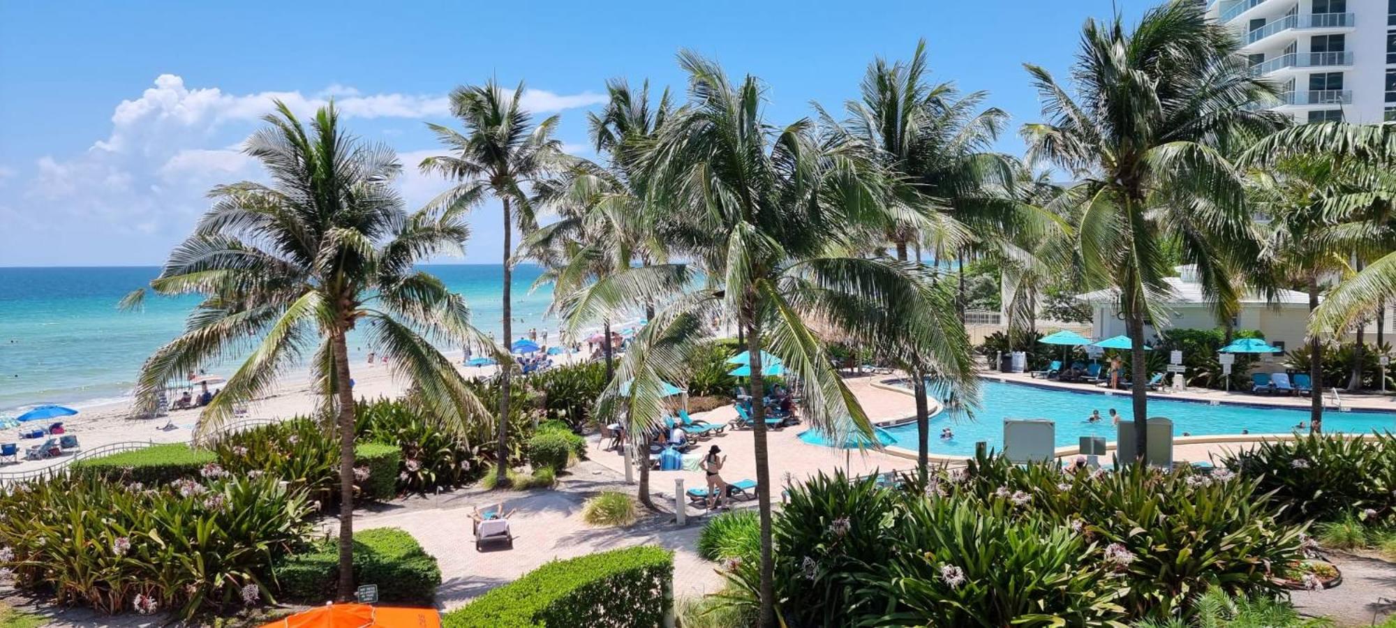 NEW LUXURY APARTMENT 2Br 2Ba DIRECT BEACH ACCESS view 3