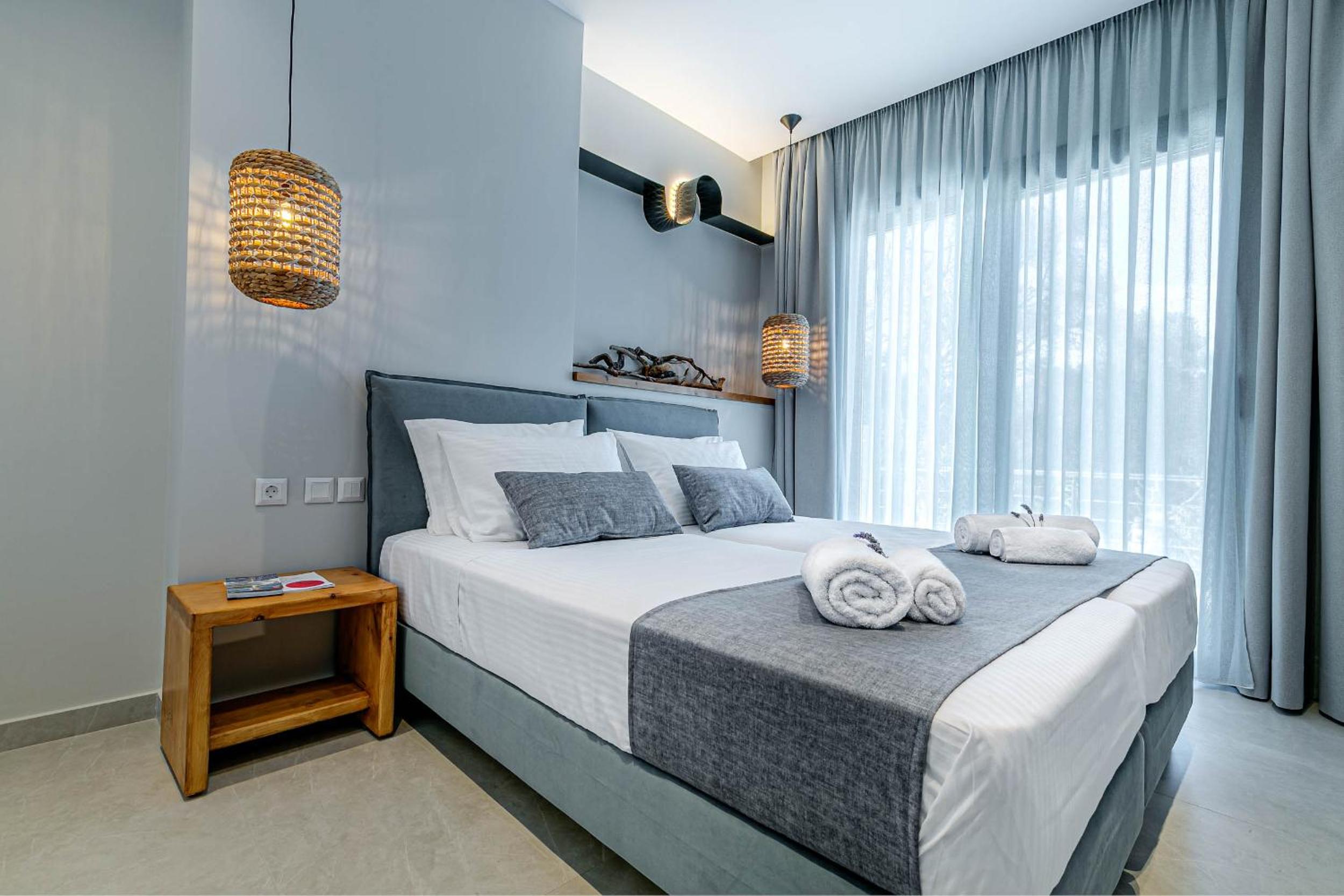 Sailors Luxury Cottage view 5