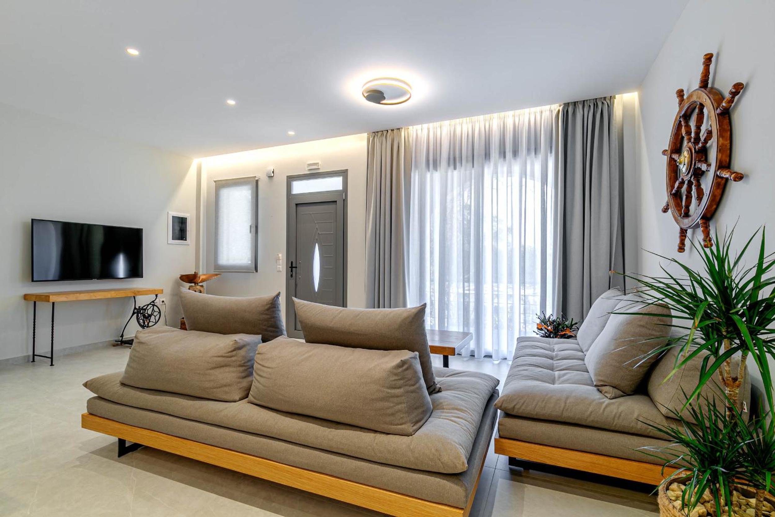 Sailors Luxury Cottage view 4