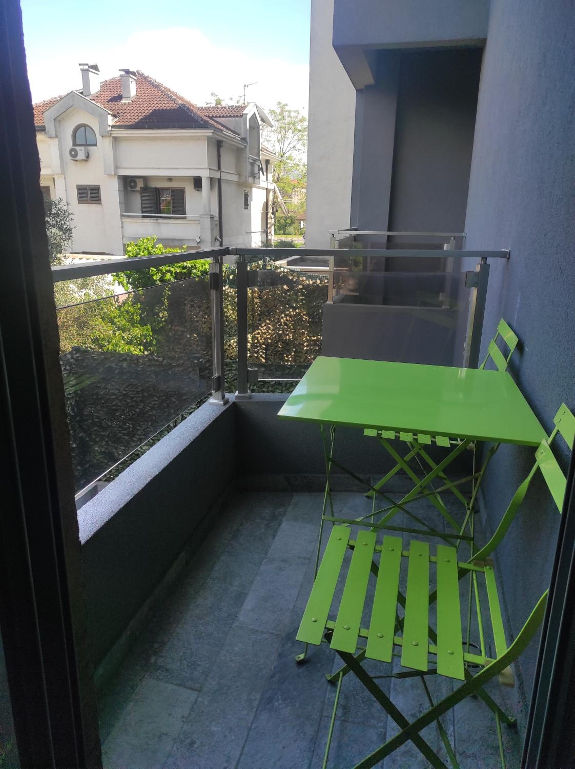 Cozy Studio K with Kitchen & WiFi in Heart of Podgorica