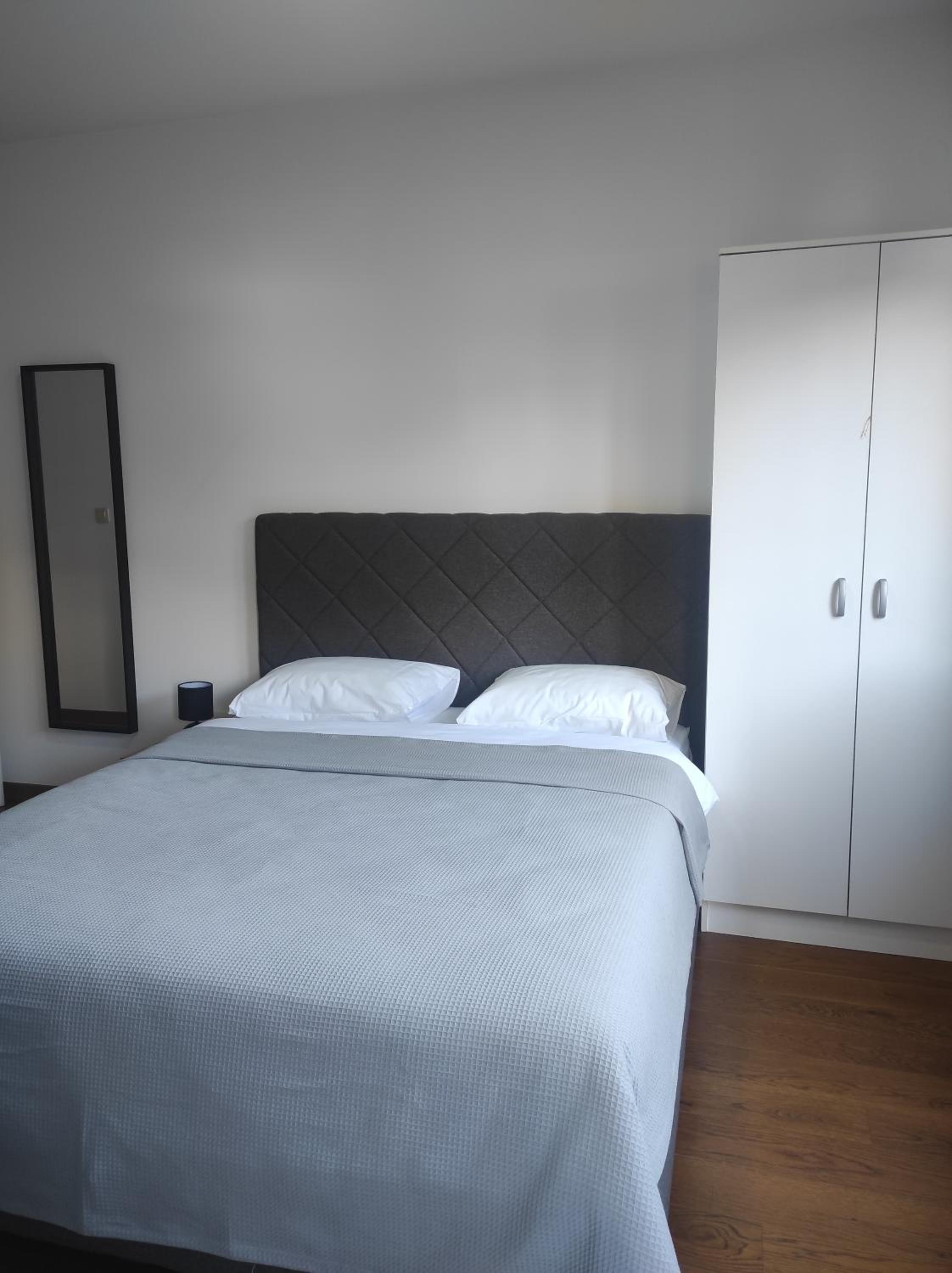 Cozy Studio K with Kitchen & WiFi in Heart of Podgorica