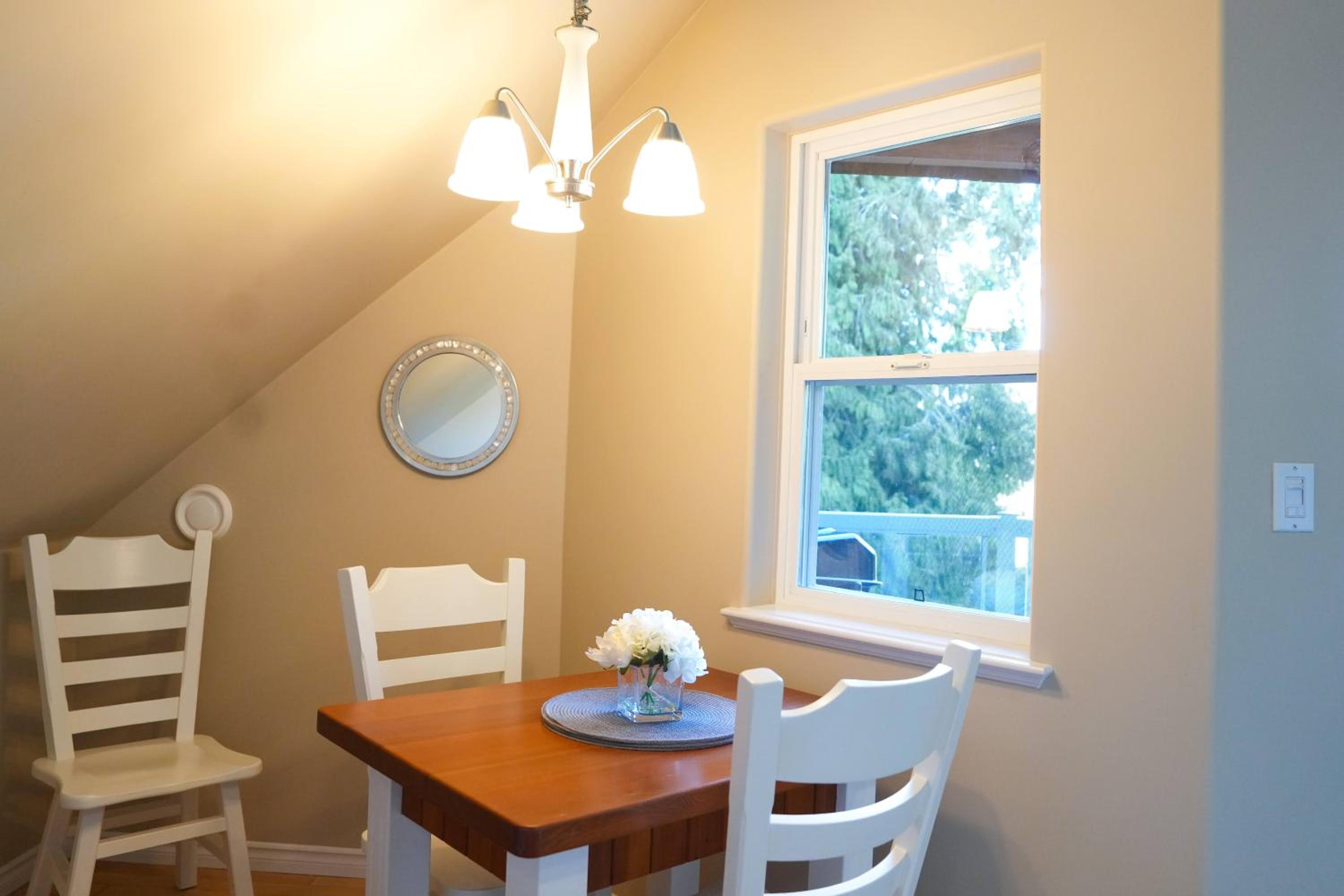 Sea and Cedar Retreat-a home in a tranquil setting