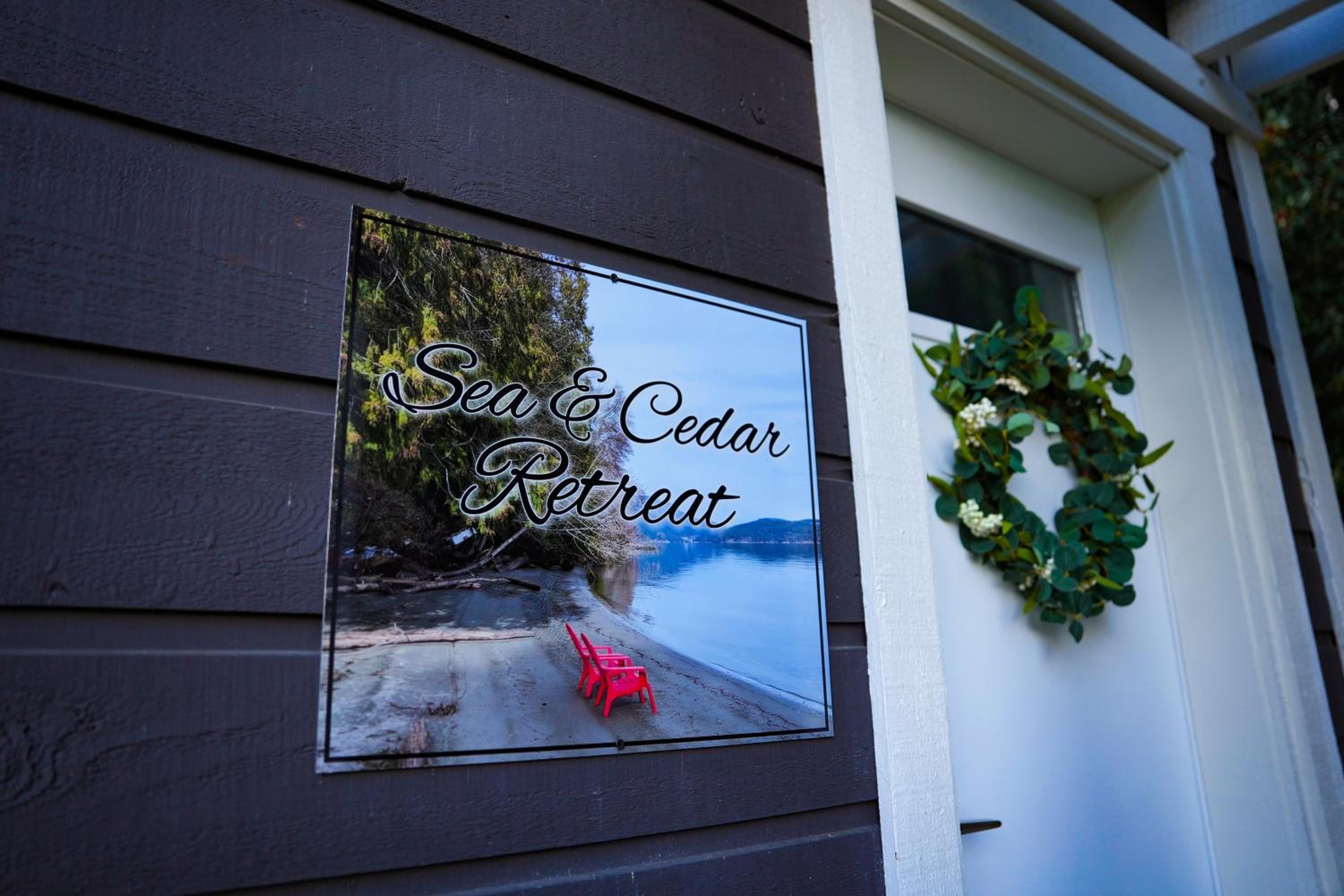 Sea and Cedar Retreat-a home in a tranquil setting