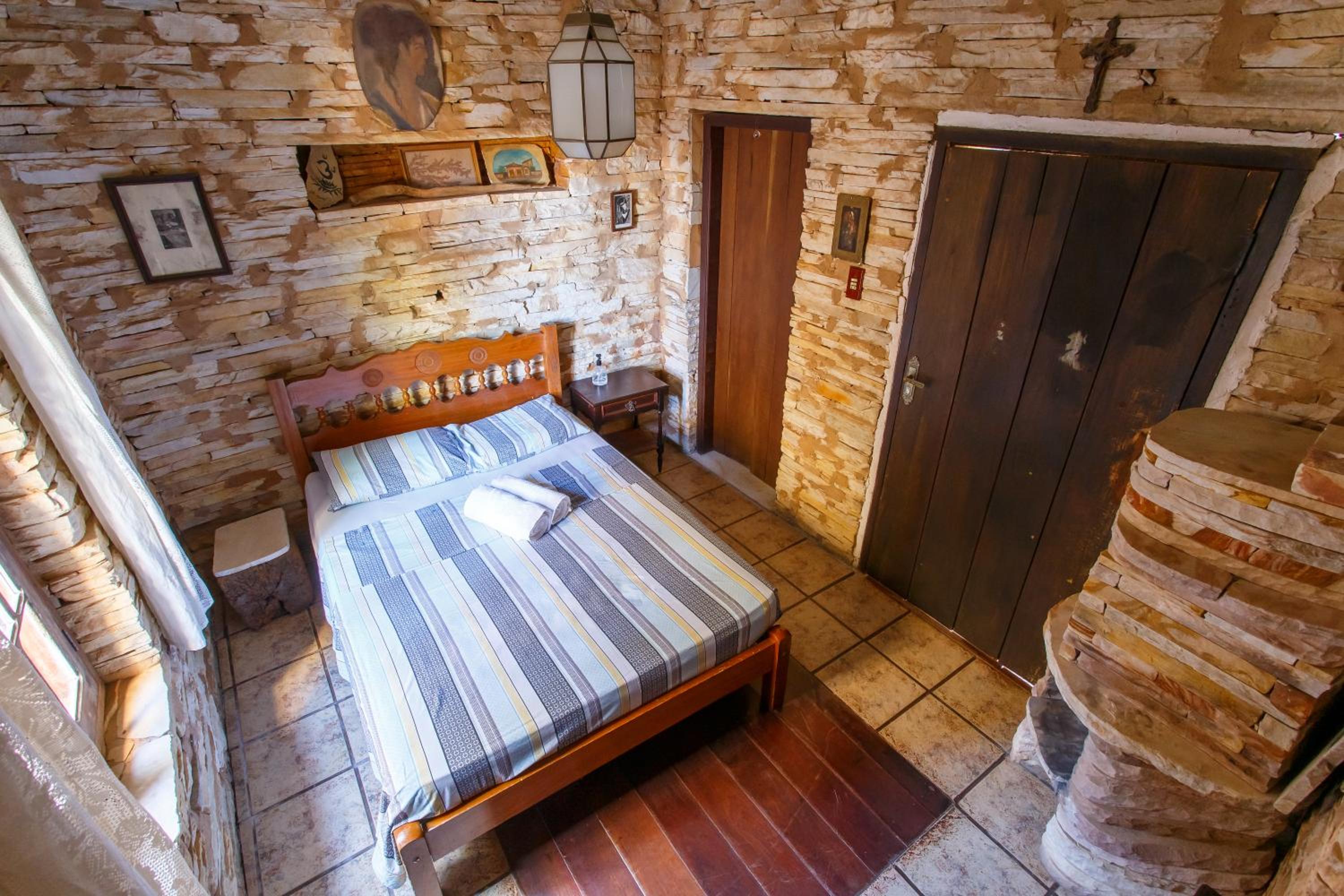 Chalé de Pedra - Hospedaria