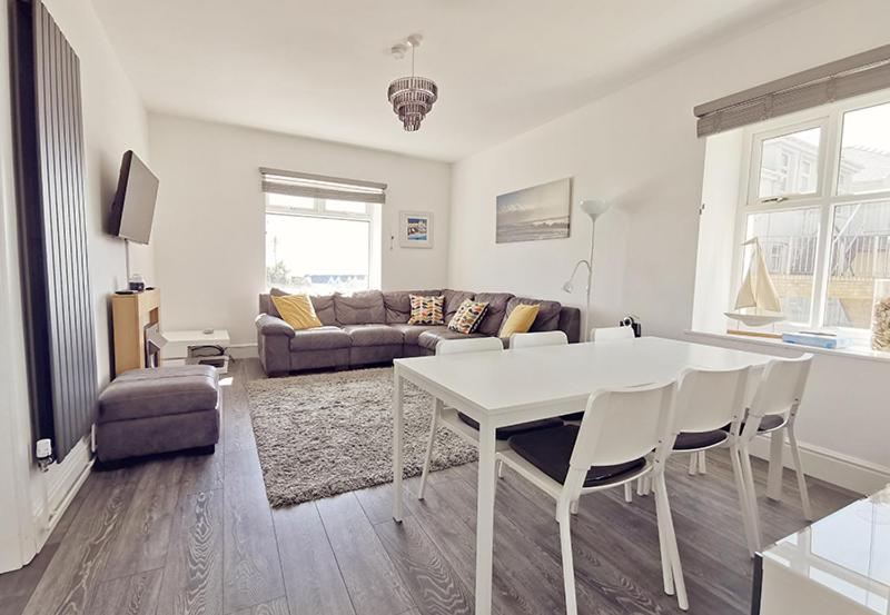 PLAS DARIEN-3 BED APT- SEA VIEWS - SLEEPS 5 view 2