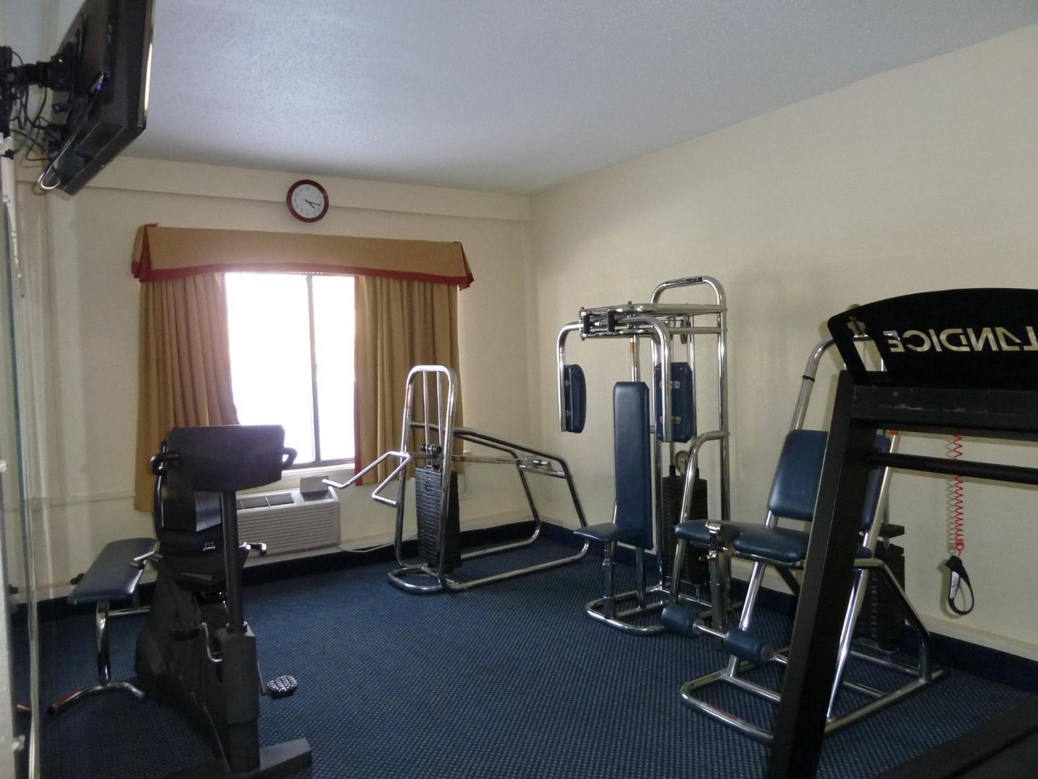 Katahdin Inn & Suites