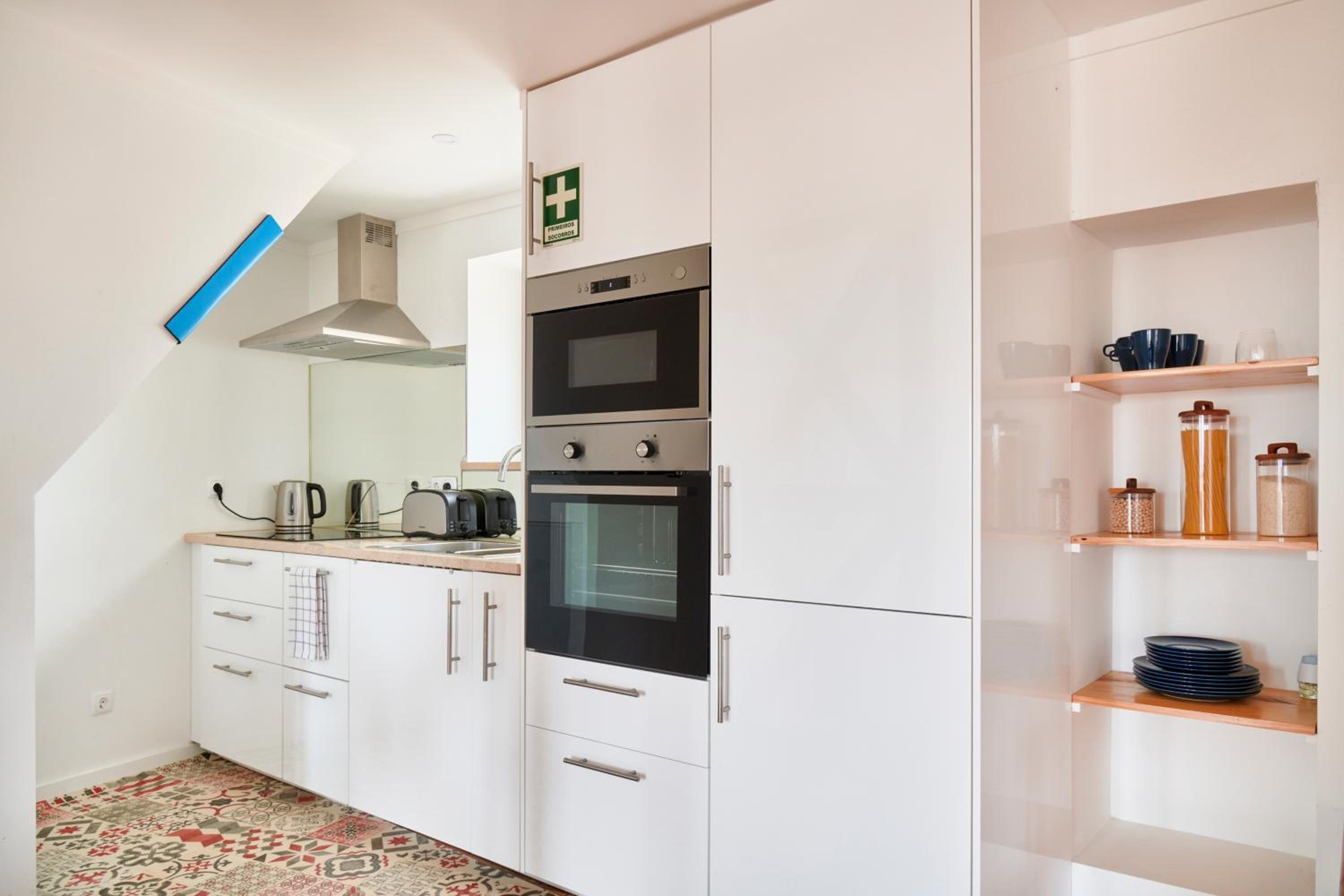 Cozy Flat in Santa Apolonia view 3