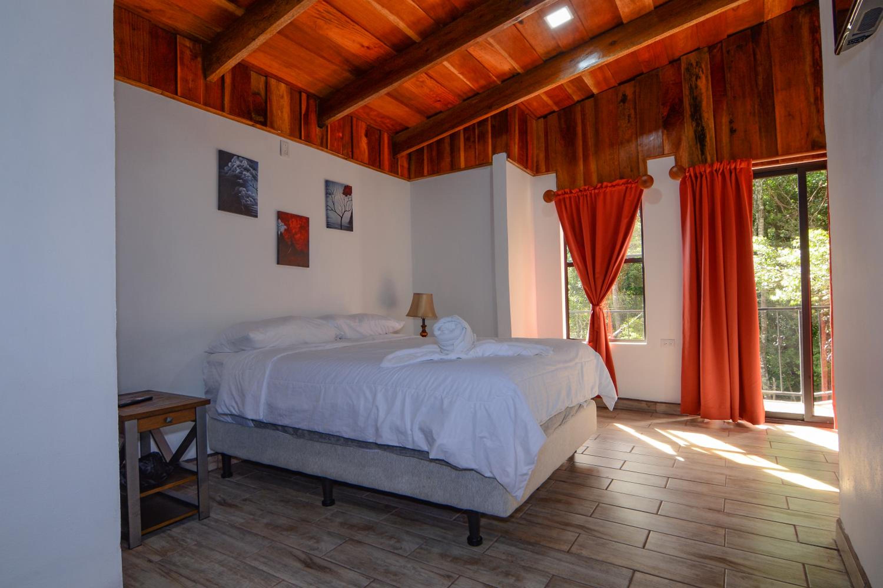 Roca Verde - Monteverde Cloud Forest Lodging