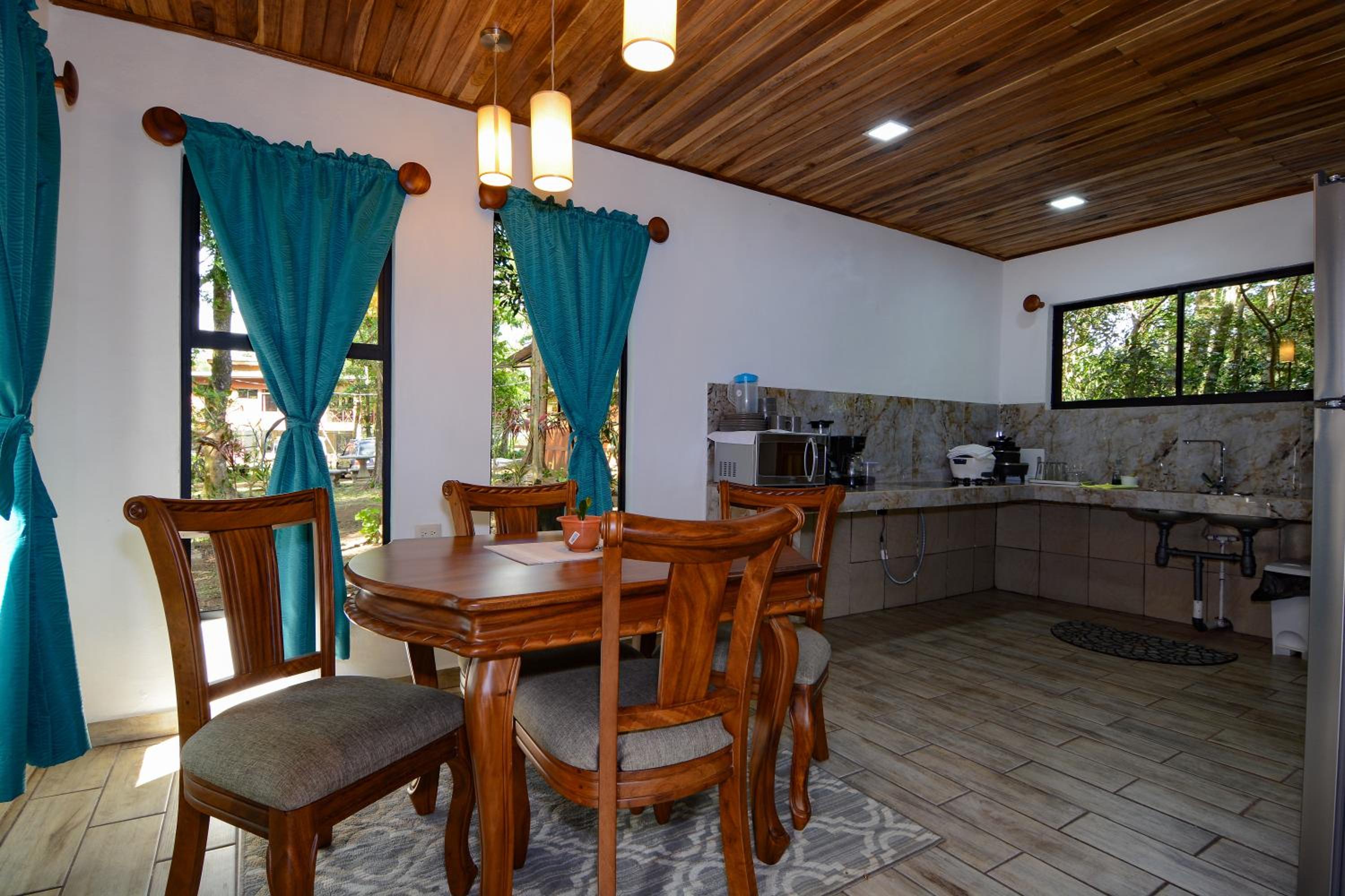 Roca Verde - Monteverde Cloud Forest Lodging