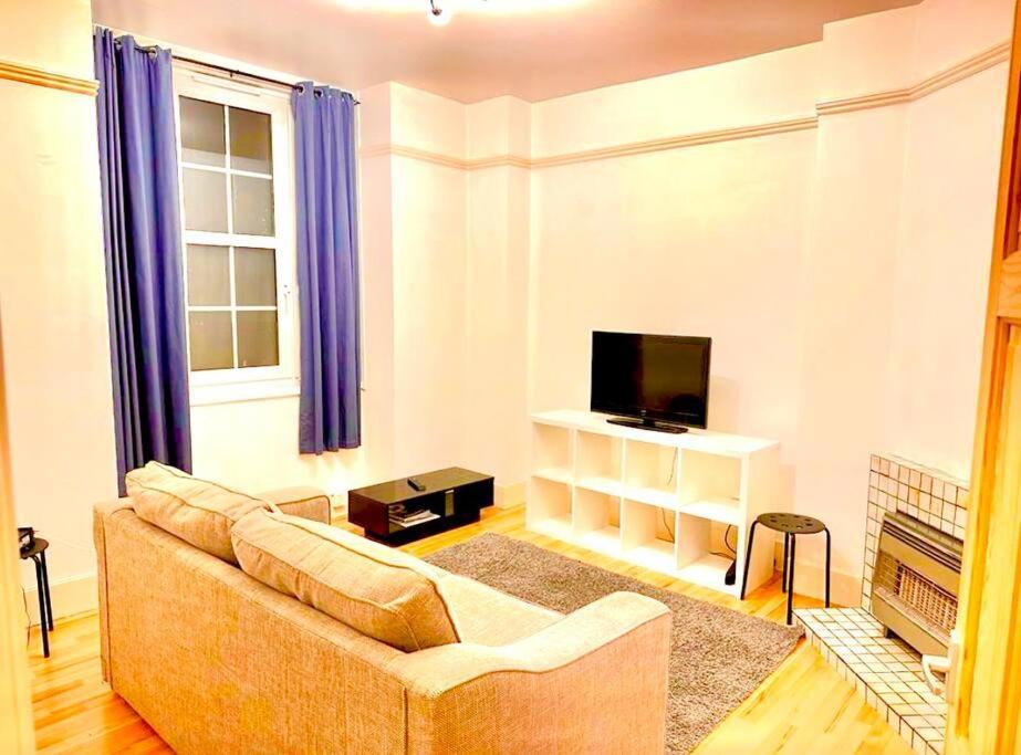 Tower Bridge! Immaculate One Bed