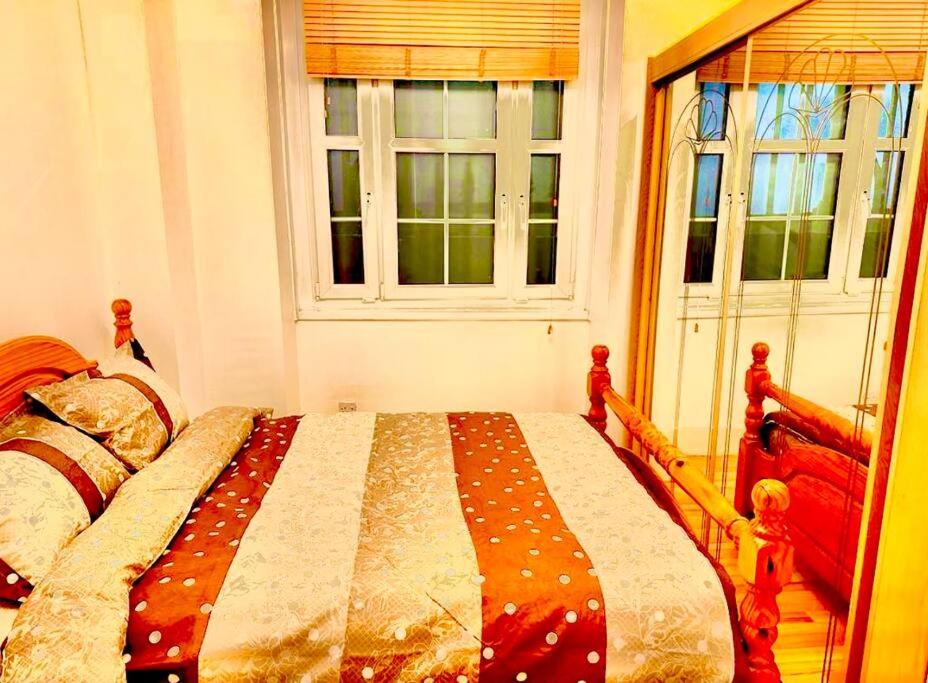 Tower Bridge! Immaculate One Bed