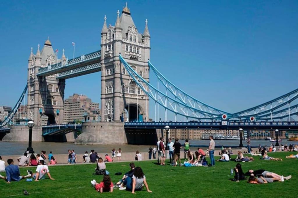 Tower Bridge! Immaculate One Bed