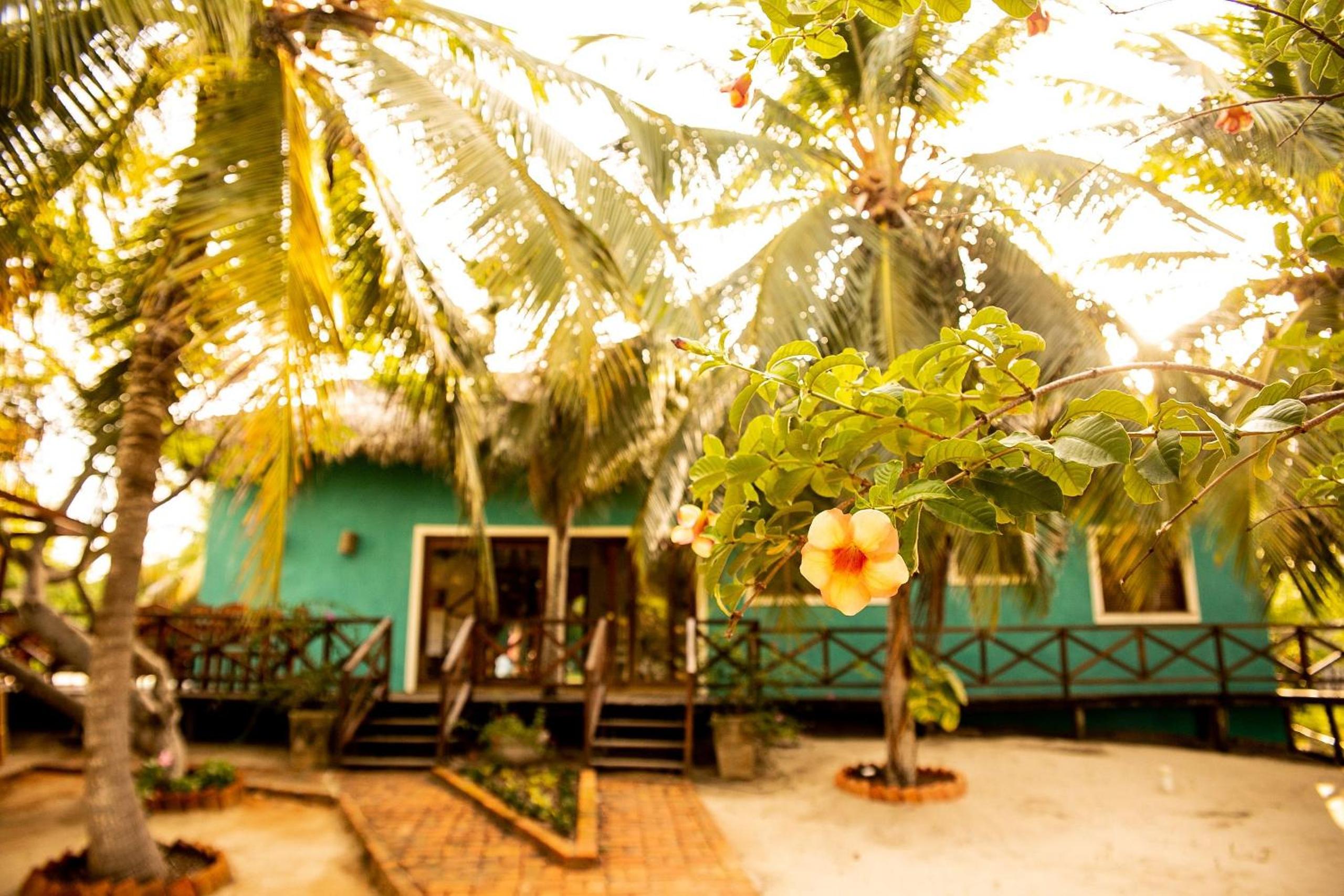 Casa com 5 quartos e área de lazer completa a 150mt da praia de Barra Grande