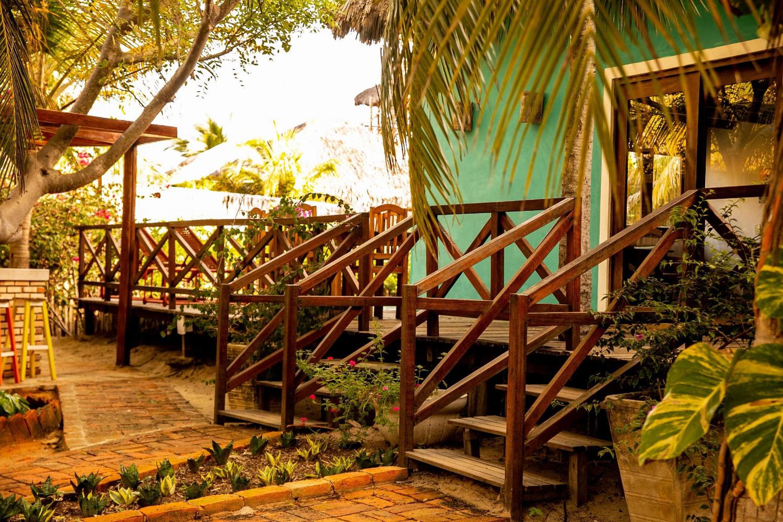 Casa com 5 quartos e área de lazer completa a 150mt da praia de Barra Grande