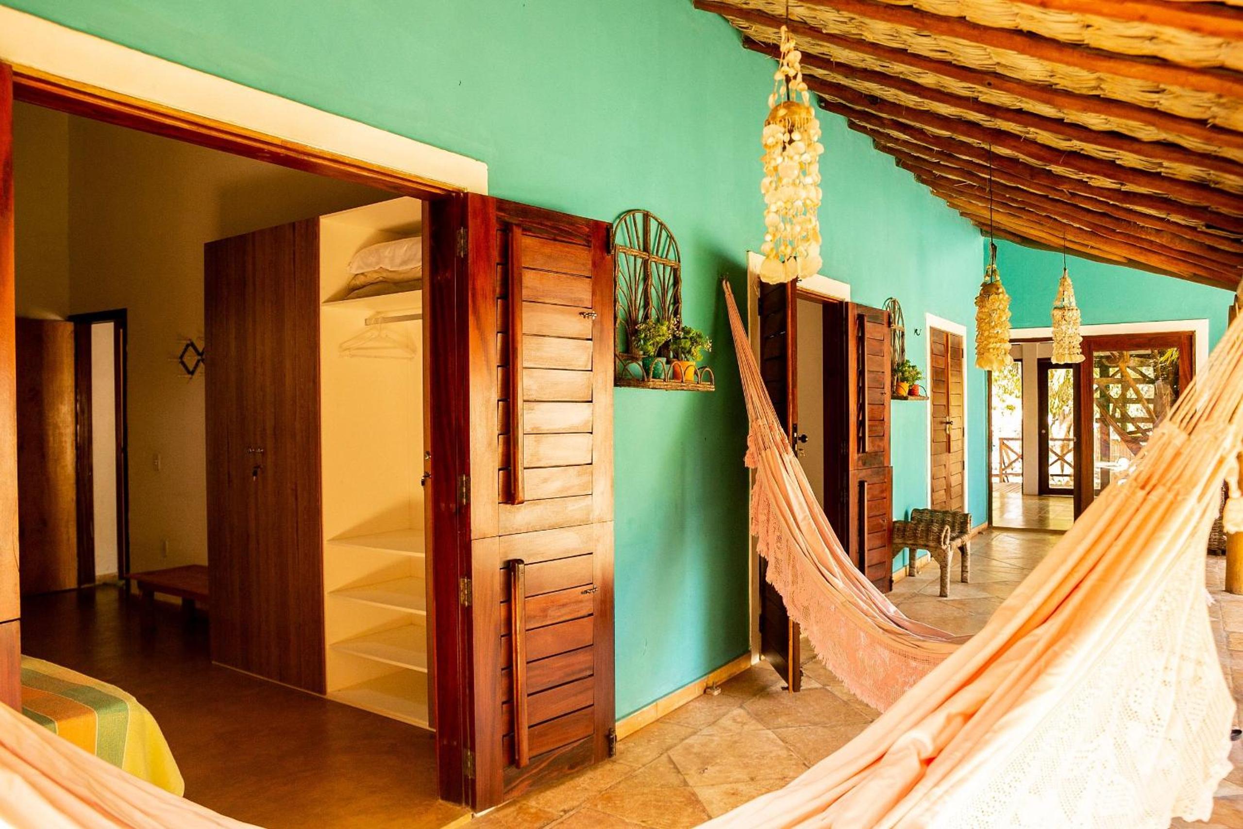 Casa com 5 quartos e área de lazer completa a 150mt da praia de Barra Grande