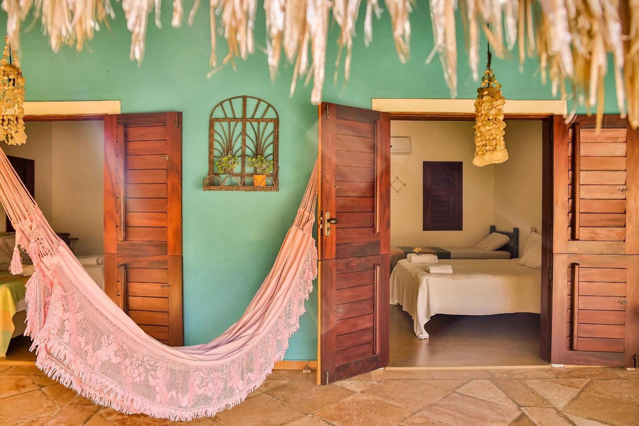 Casa com 5 quartos e área de lazer completa a 150mt da praia de Barra Grande