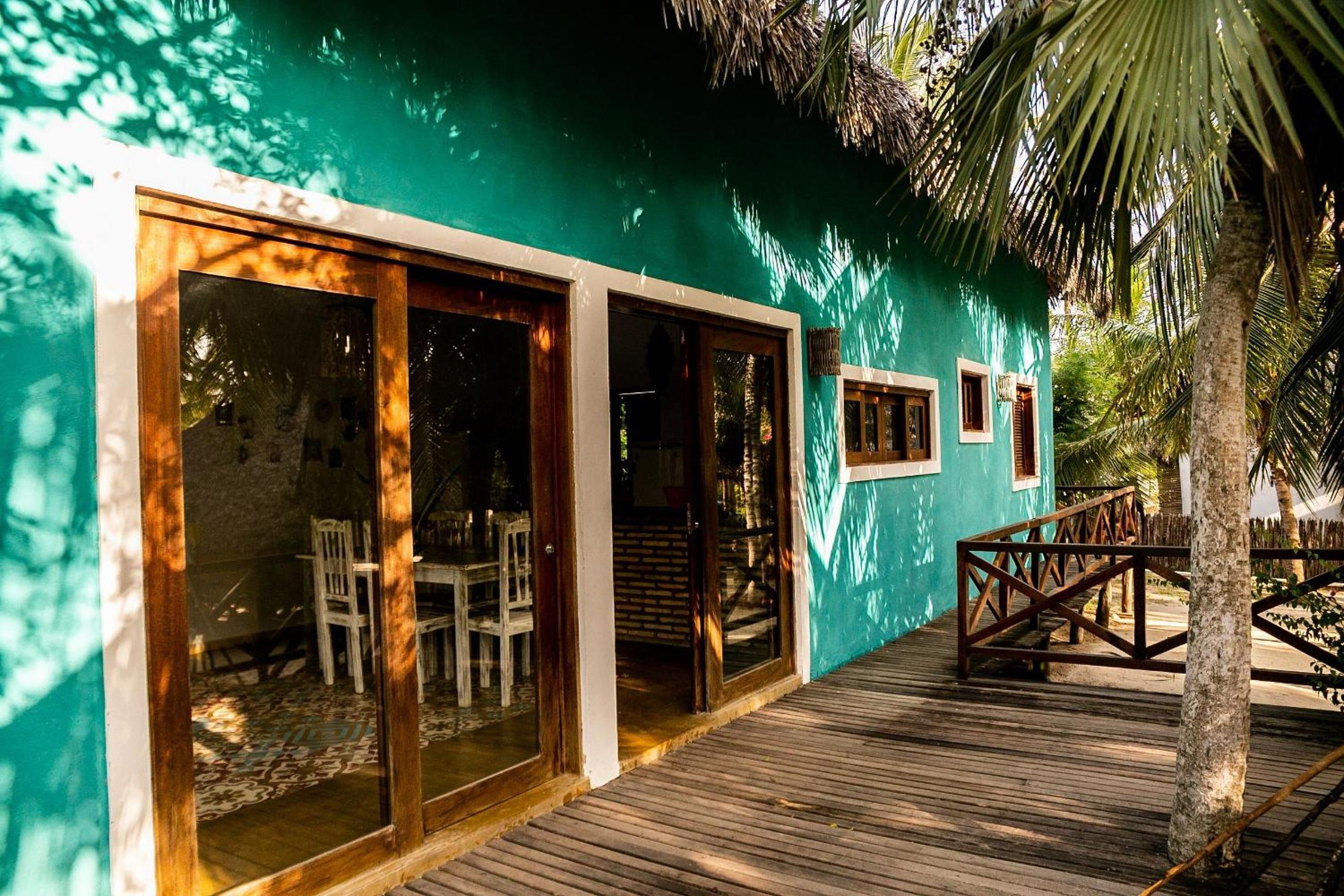 Casa com 5 quartos e área de lazer completa a 150mt da praia de Barra Grande
