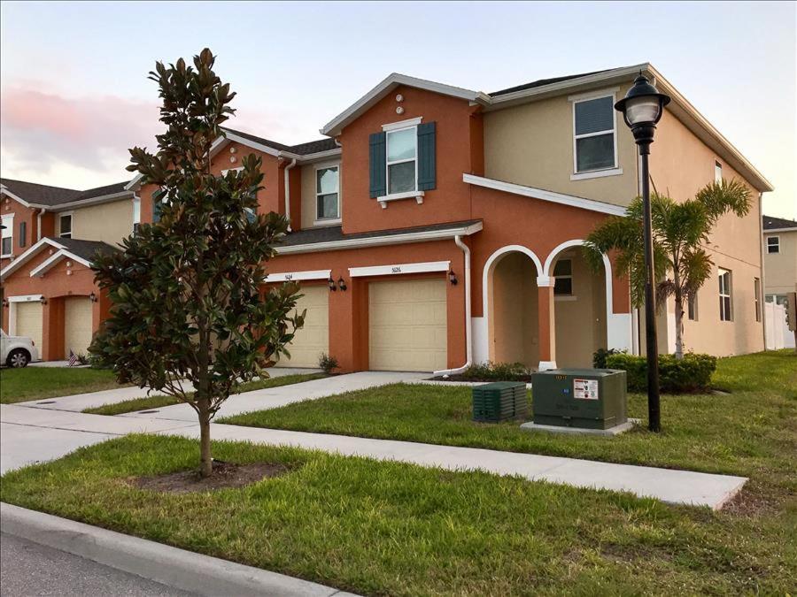 Four Bedrooms Townhome 5126 view 2