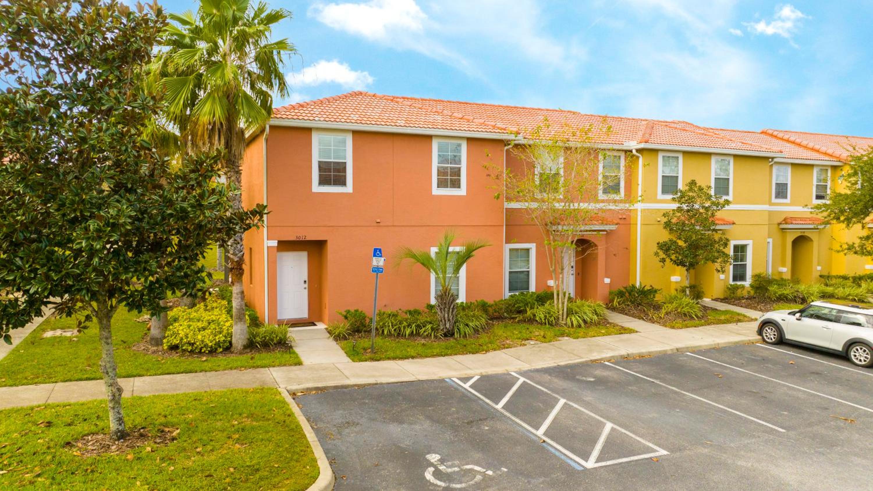 Hotel Three Bedrooms Townhome 3012 - Image 1