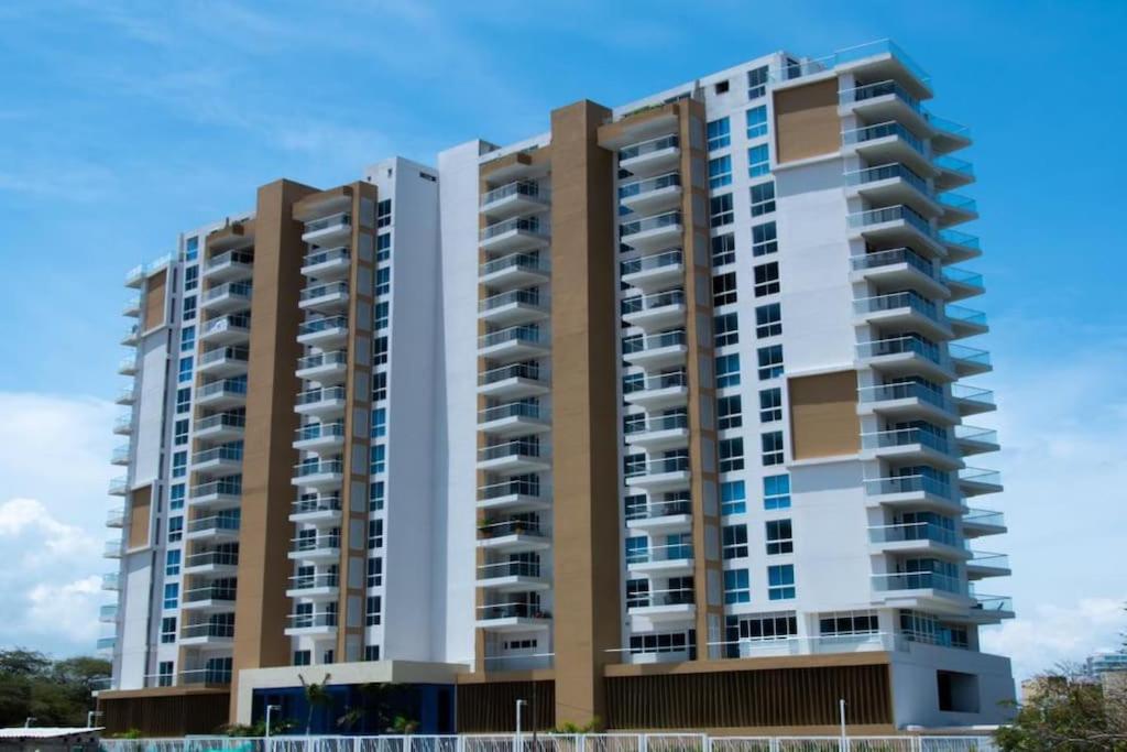 Hotel APARTAMENTO SANTA MARTA OCEAN CLUB BELLO HORIZONTE - Image 1