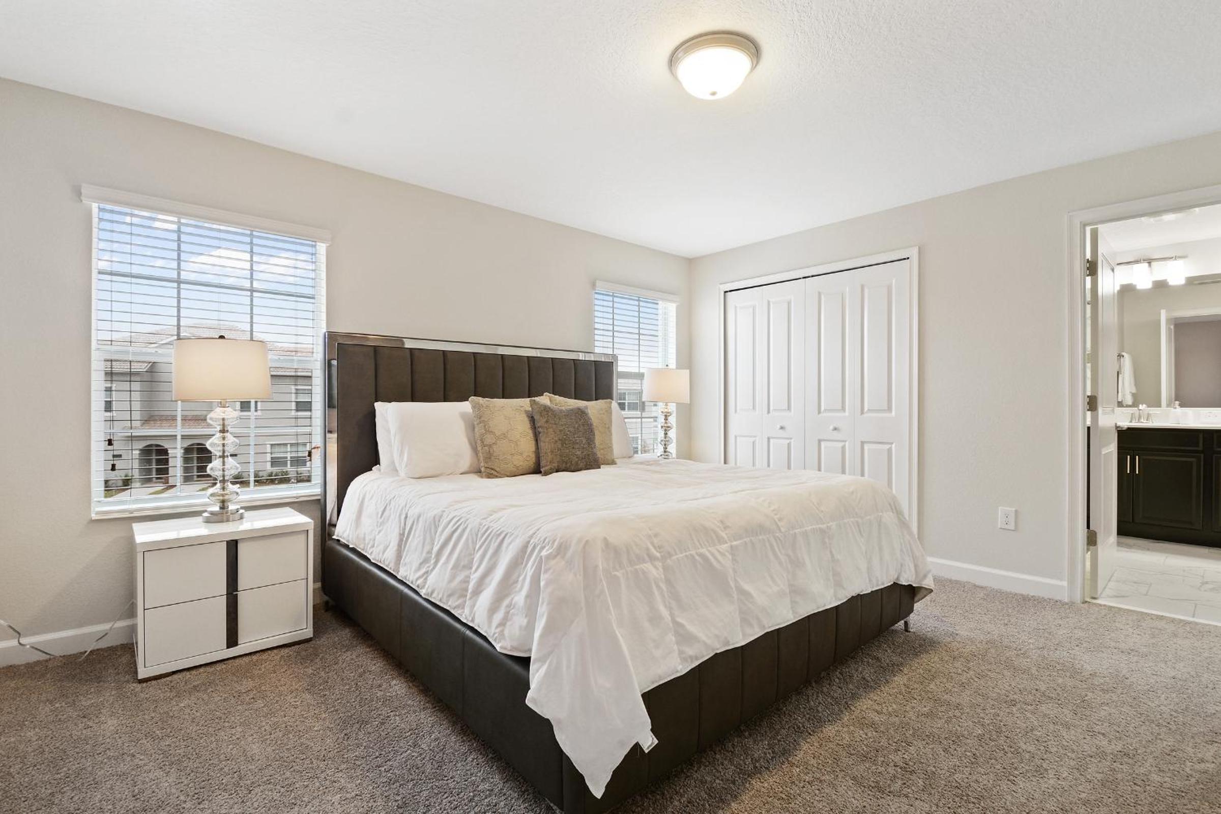 Four Bedrooms w/ Pool TownHome 4841