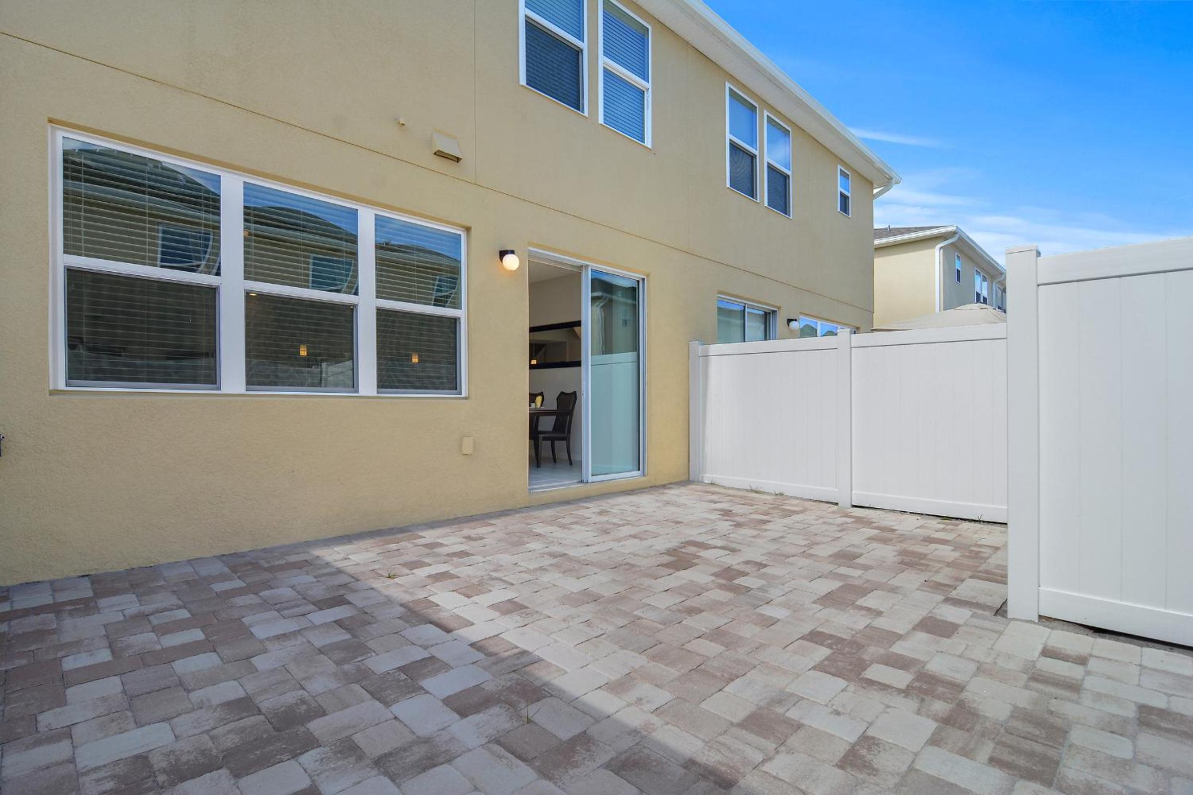 Four Bedrooms TownHome 5130