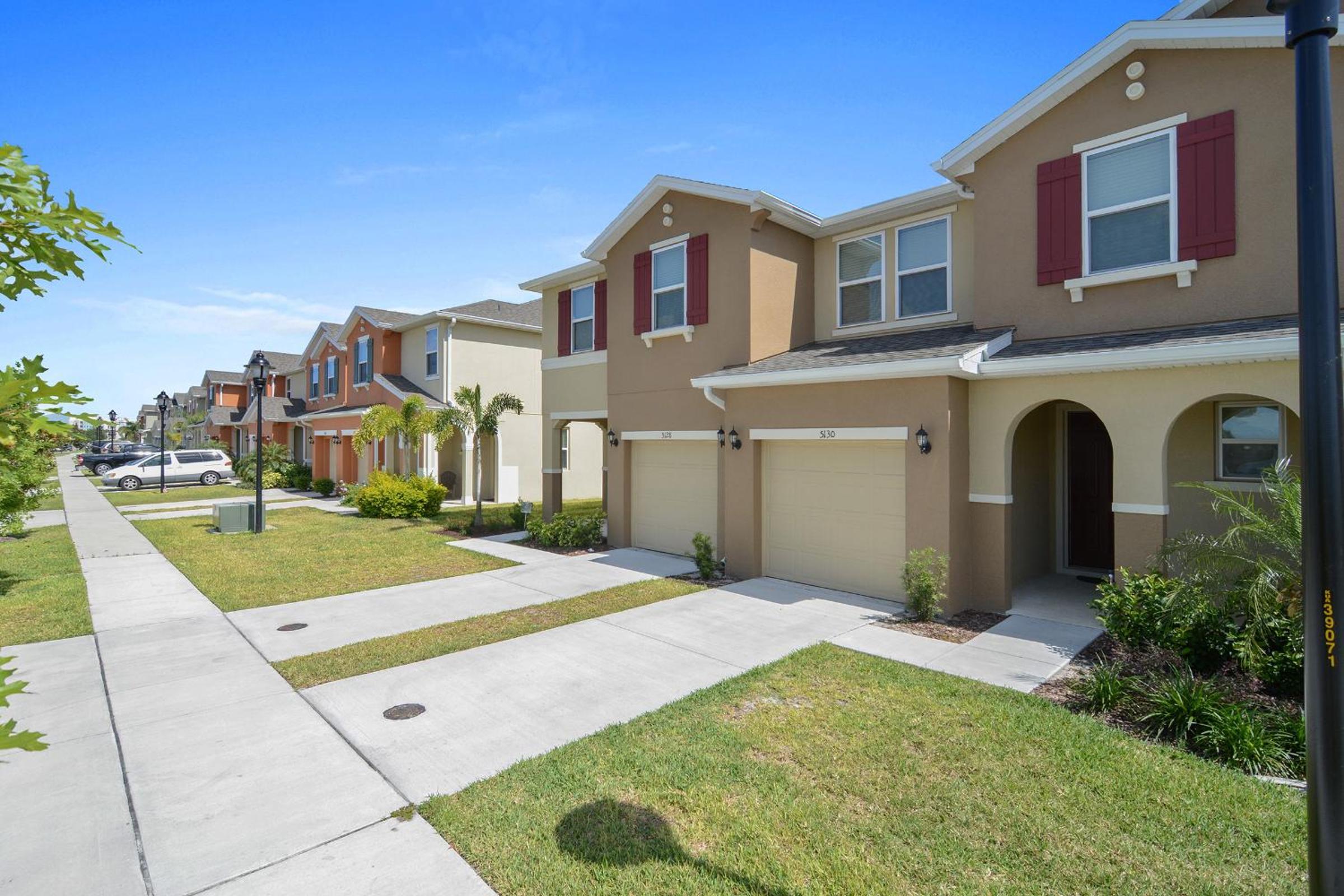 Four Bedrooms TownHome 5130