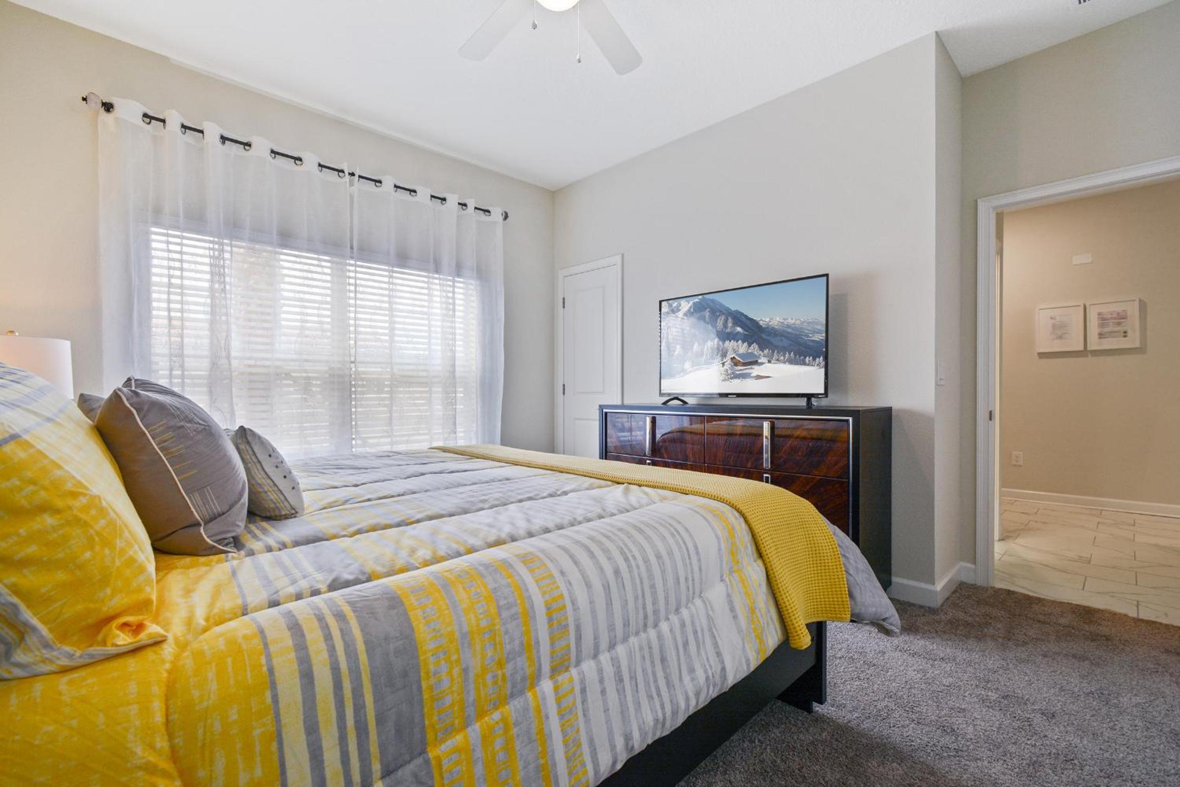 Four Bedrooms close to Disney w Pool 4898 - Image 4