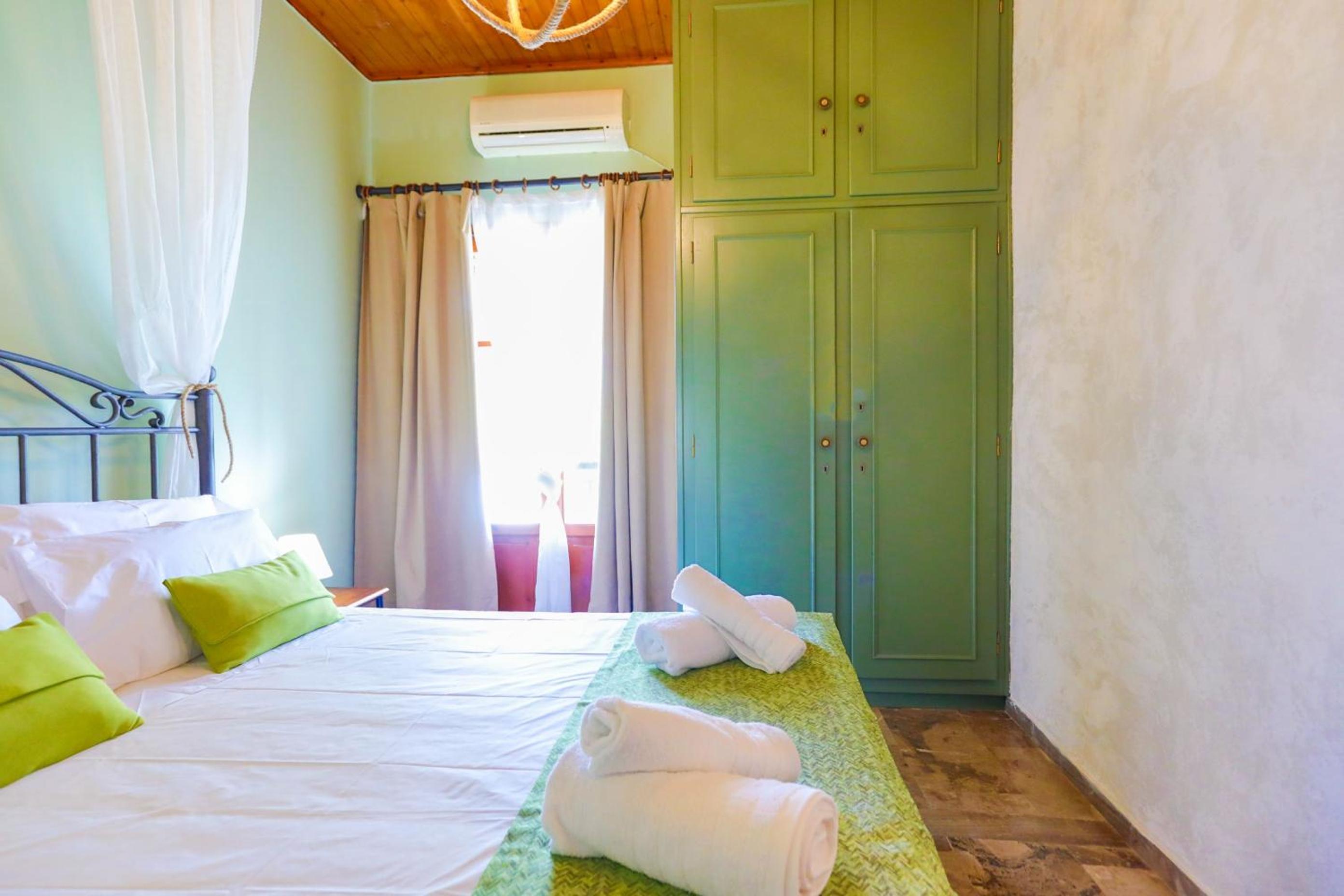 Cochelli Lower Pool Walk to beach WiFi AC photo 3